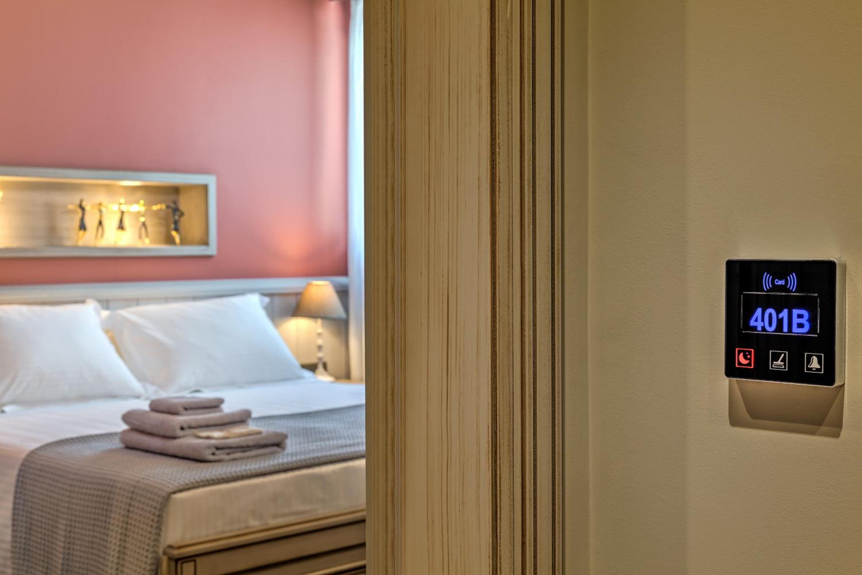 Standard Double Room photo 2