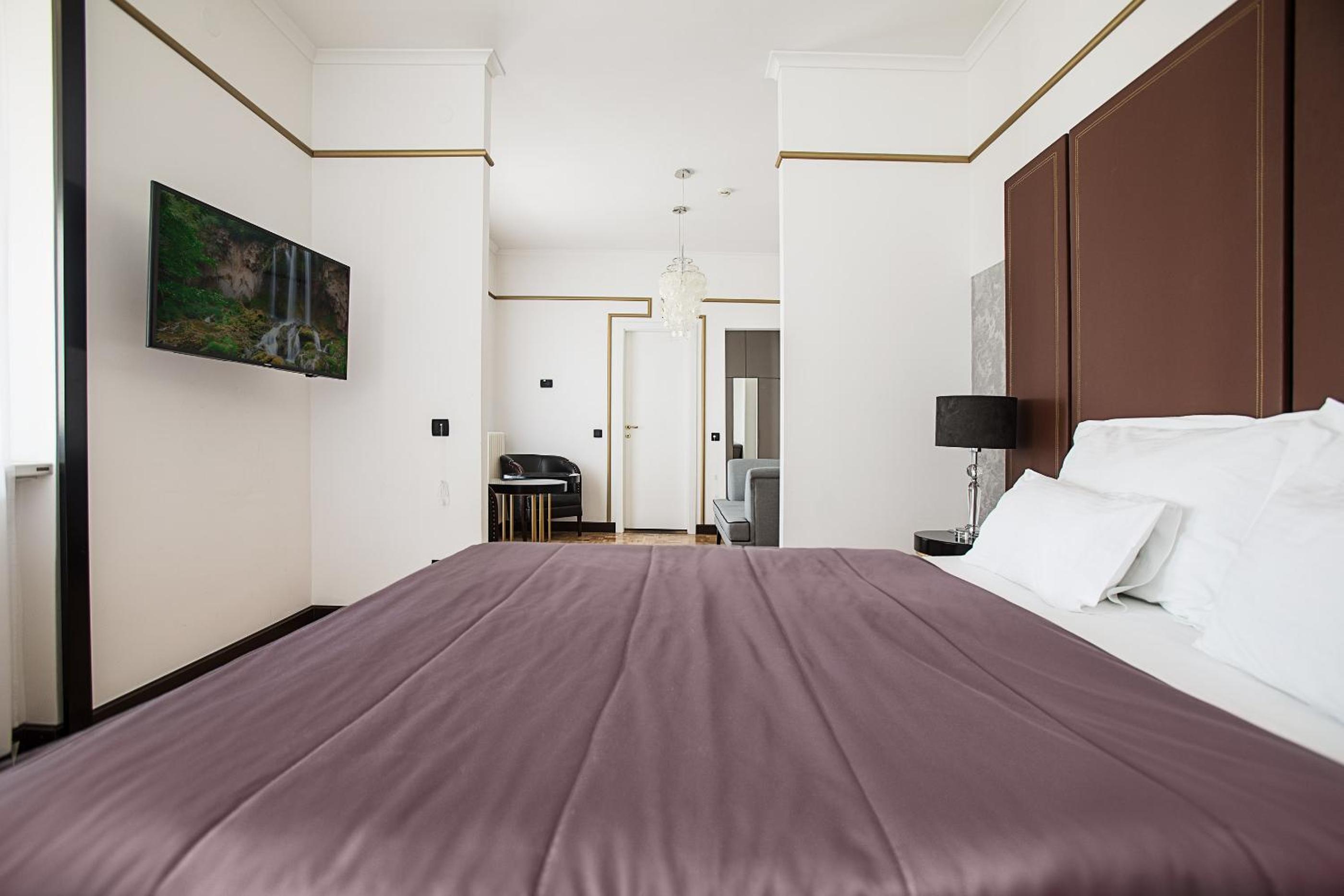 Deluxe Double or Twin Room - Photo 2