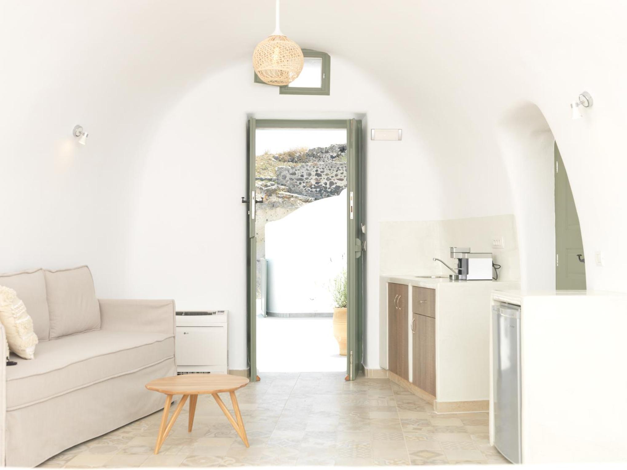 Honeymoon Cave Studio with Private Plunge Pool - Photo 13