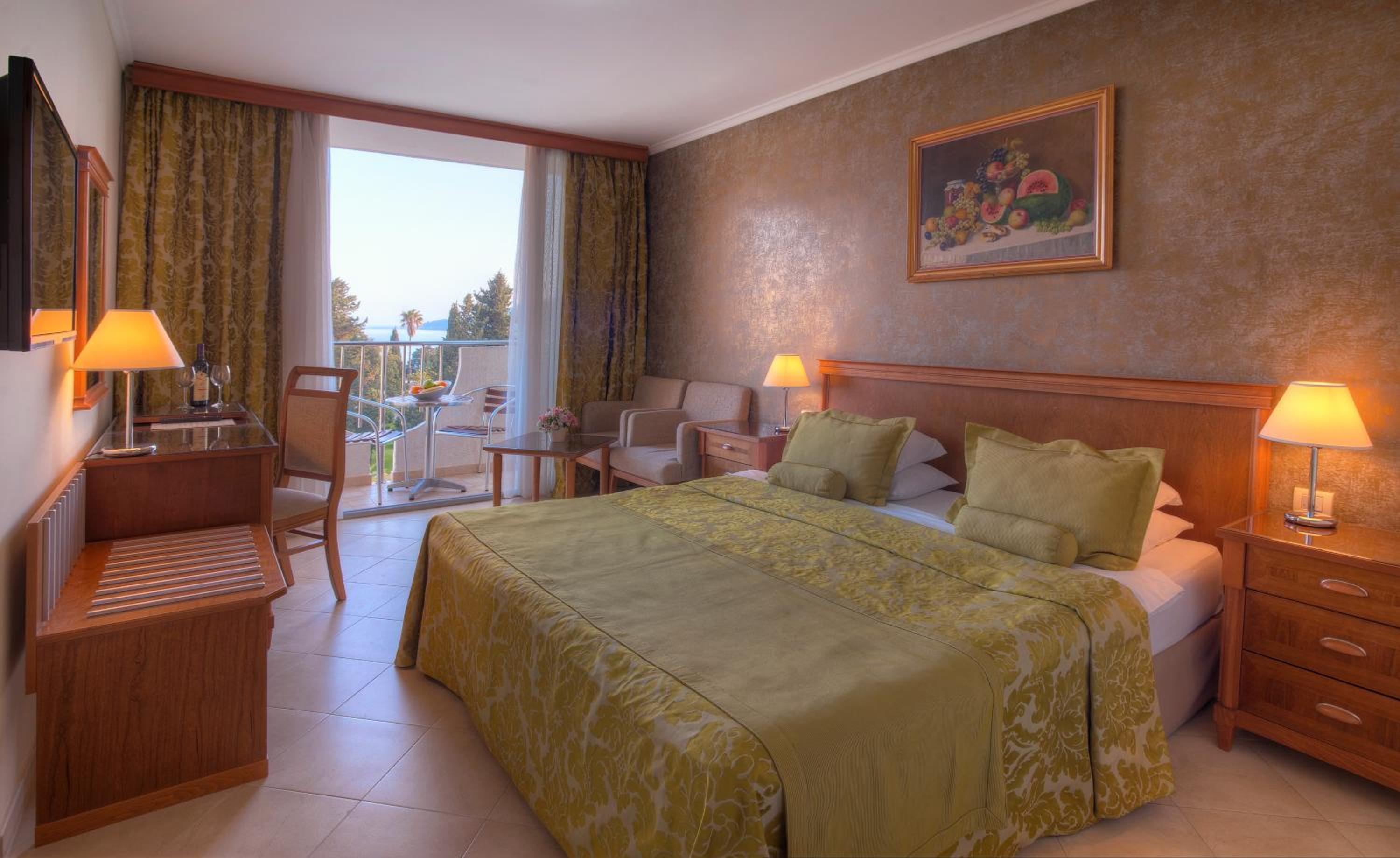 Double or Twin Room with Sea View