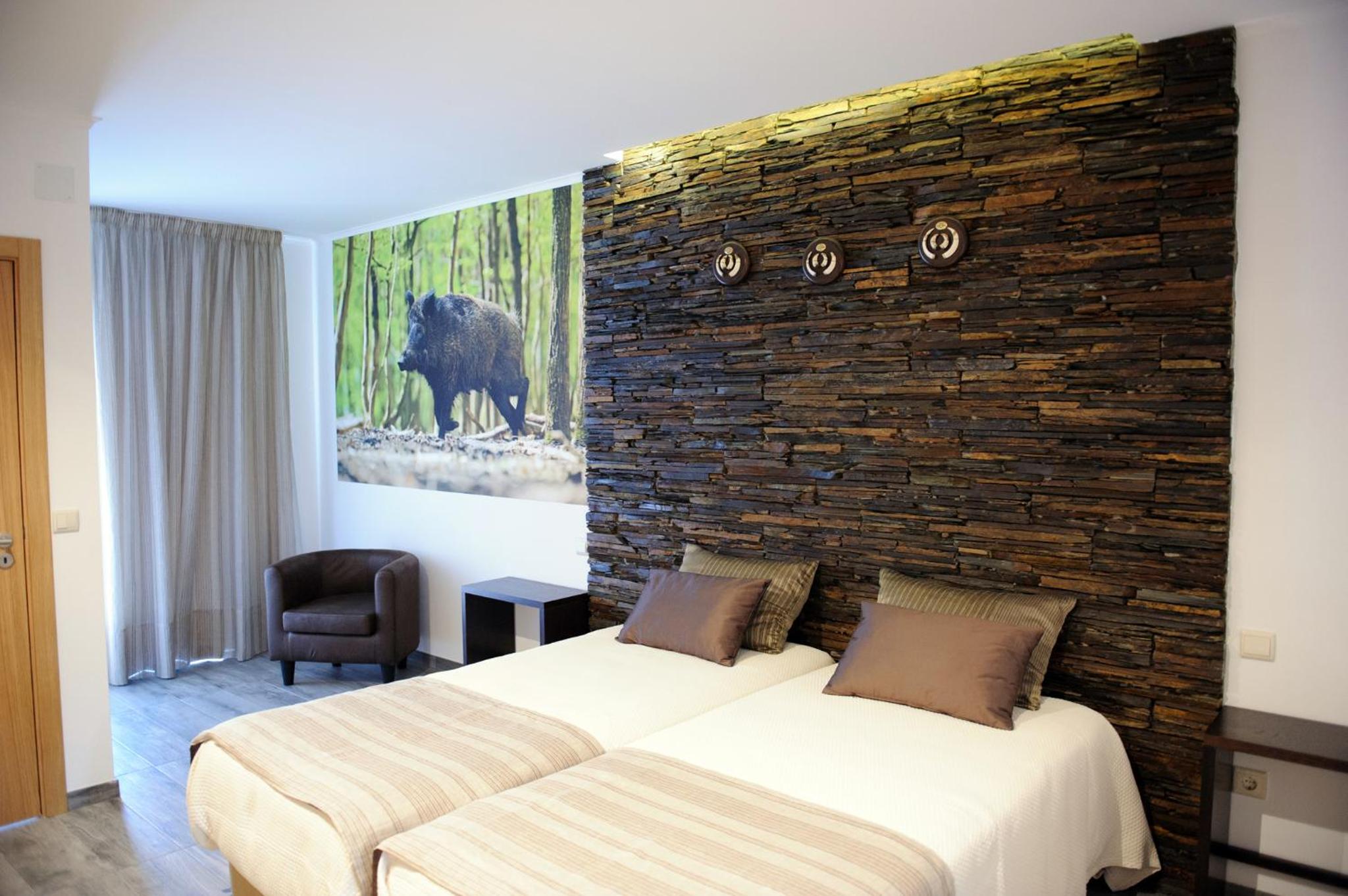 Double or Twin Room with Mountain View - Photo 2