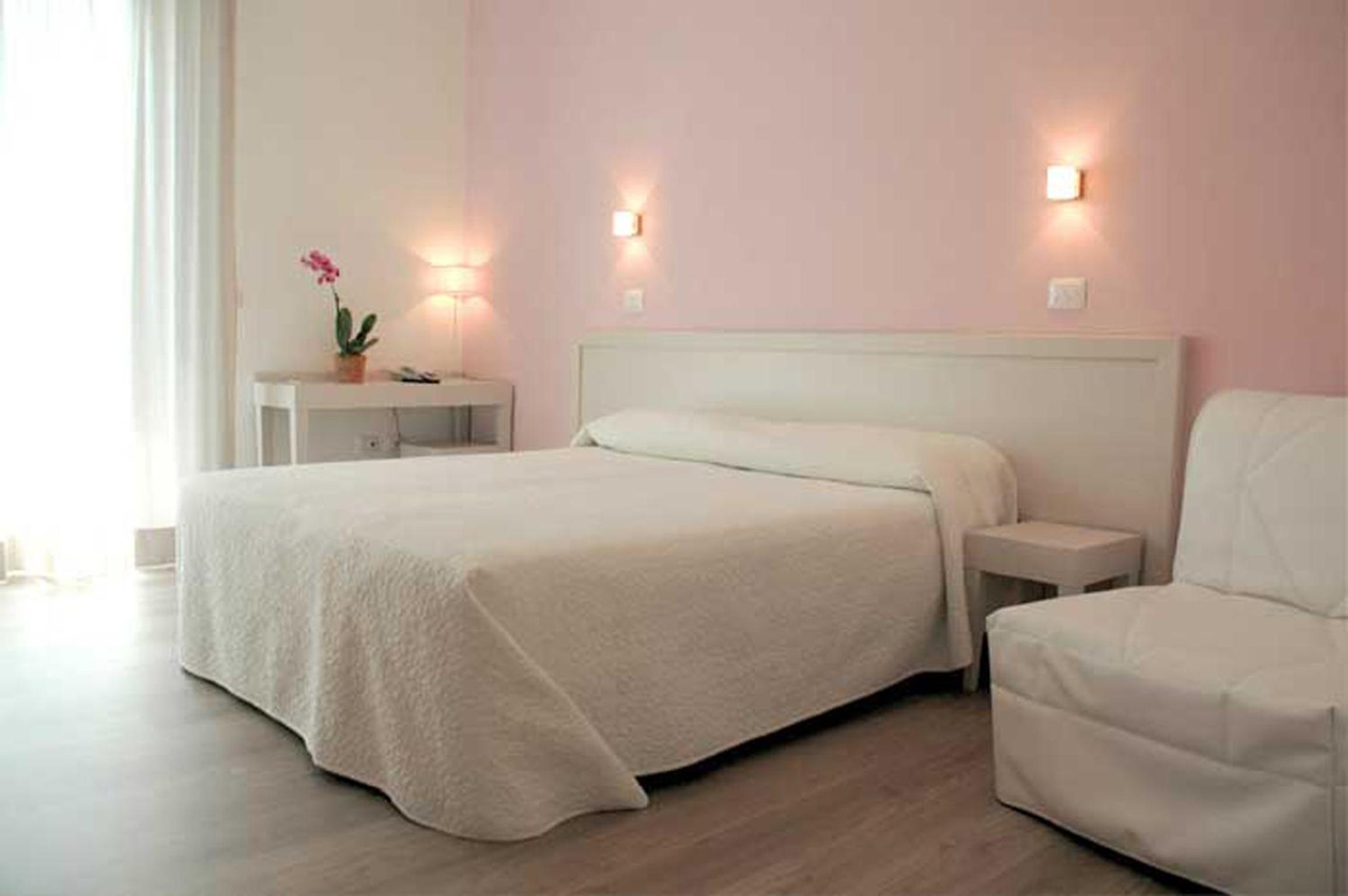 Comfort Double or Twin Room with Balcony - Photo 13