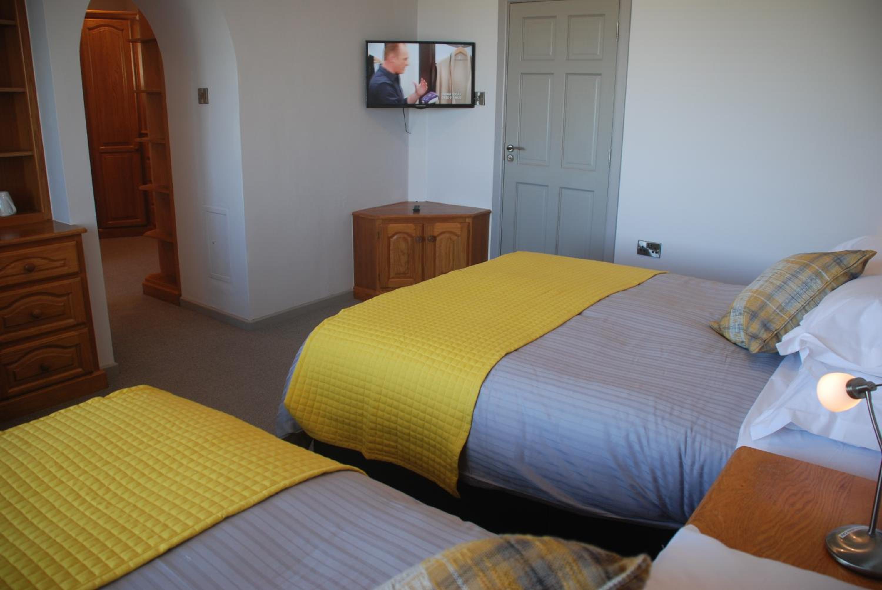 Superior Triple Room photo 3
