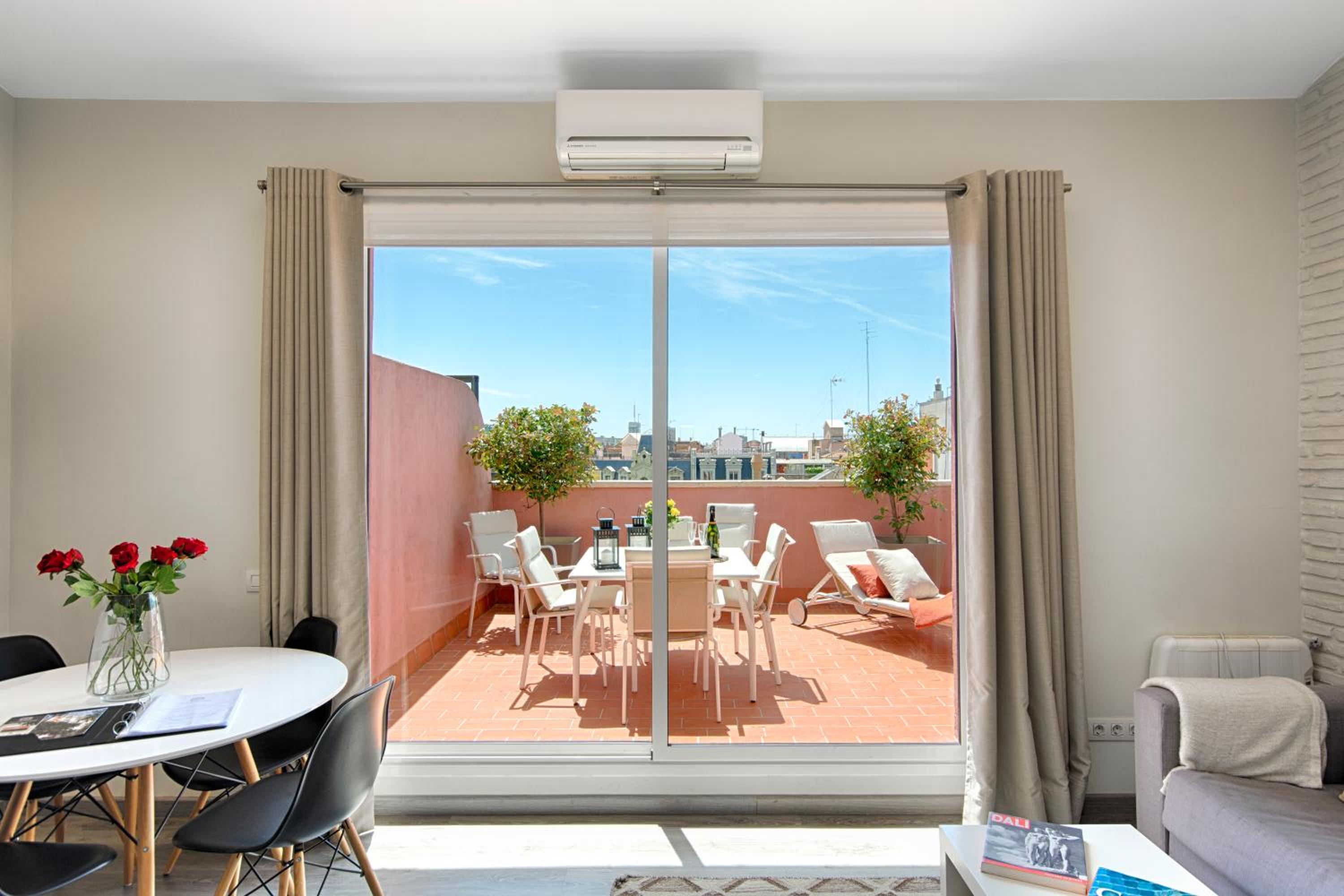 Three-Bedroom Apartment with Terrace photo 3