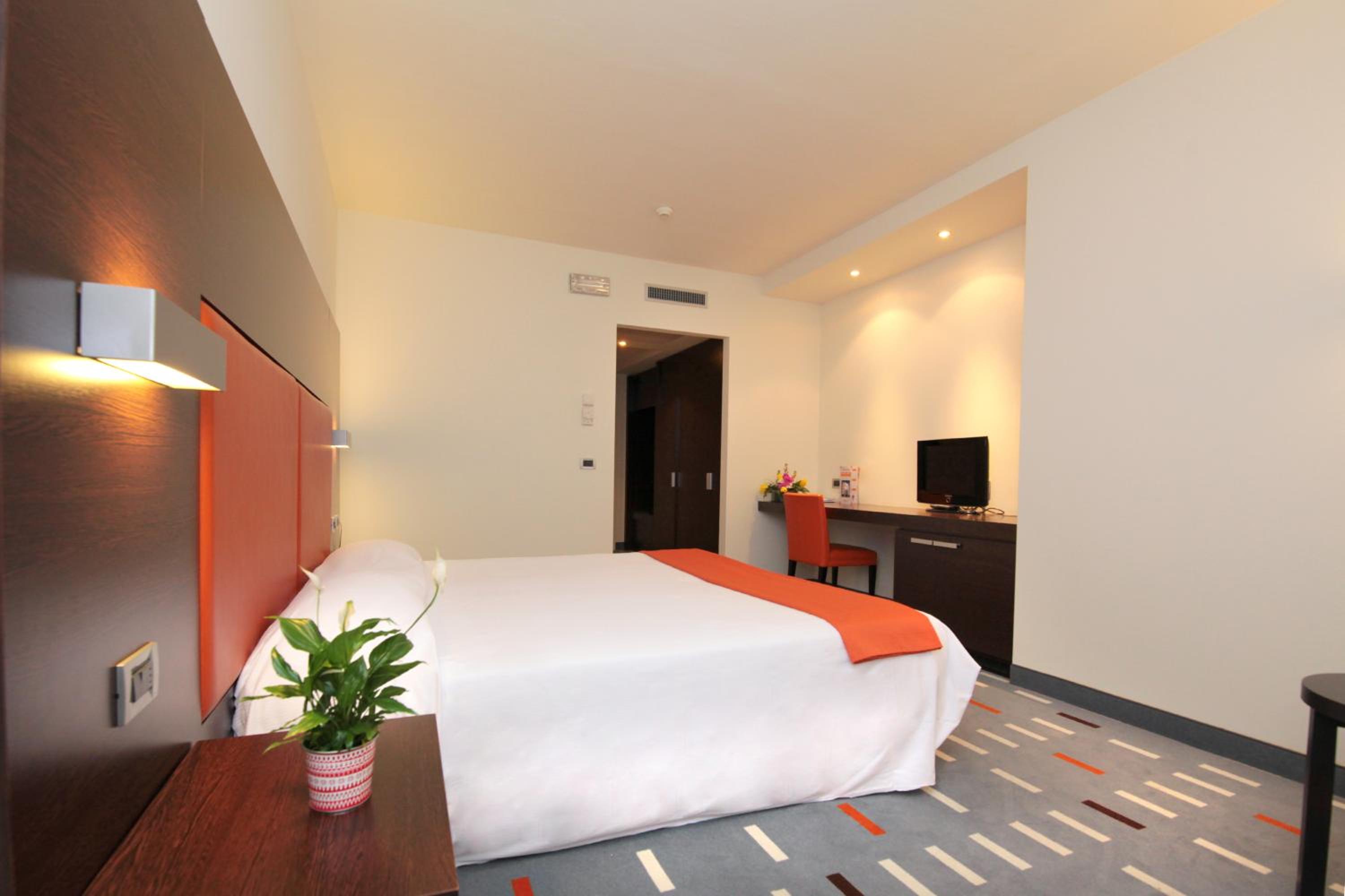 Standard Double Room - Photo 1