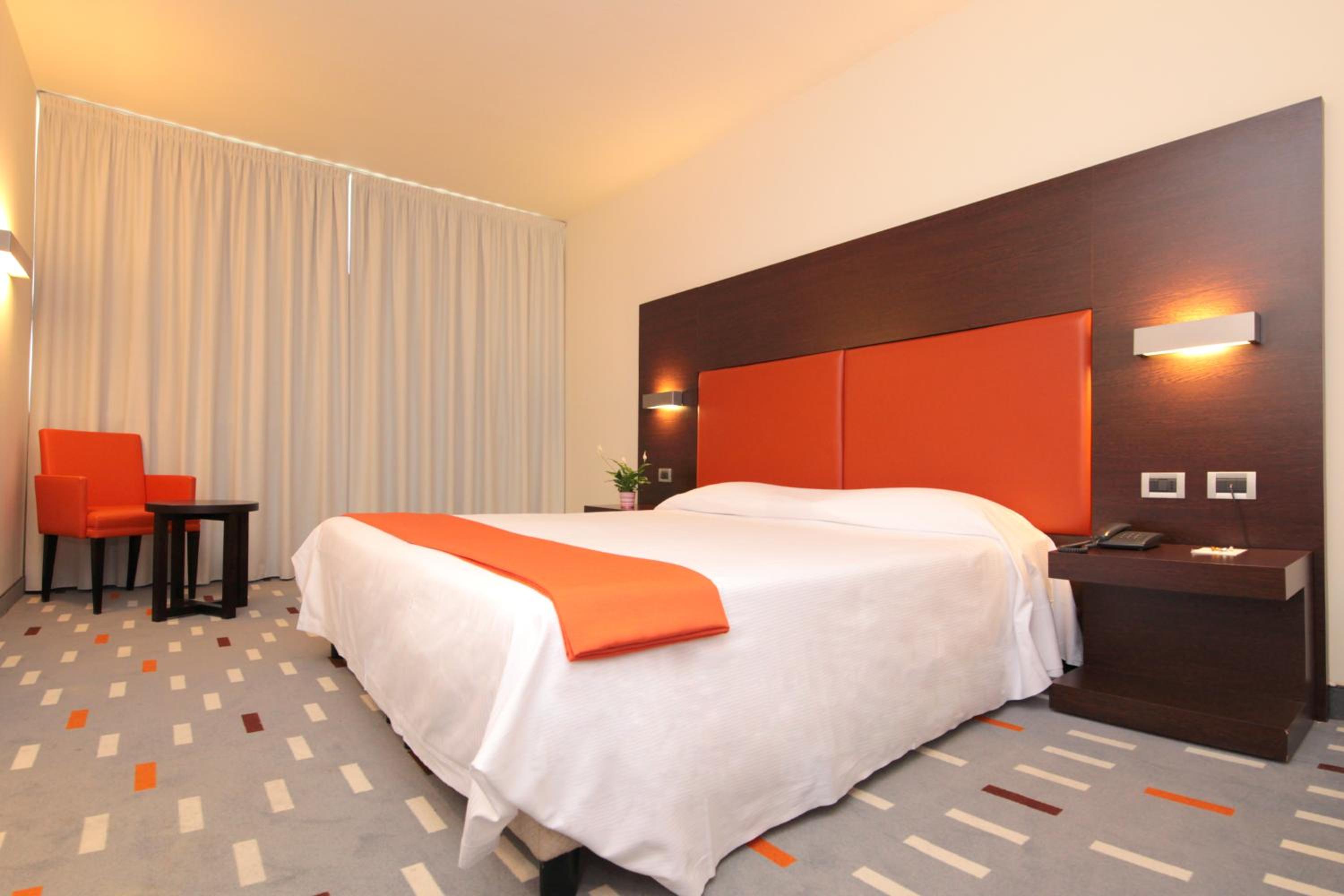 Standard Double Room - Photo 6