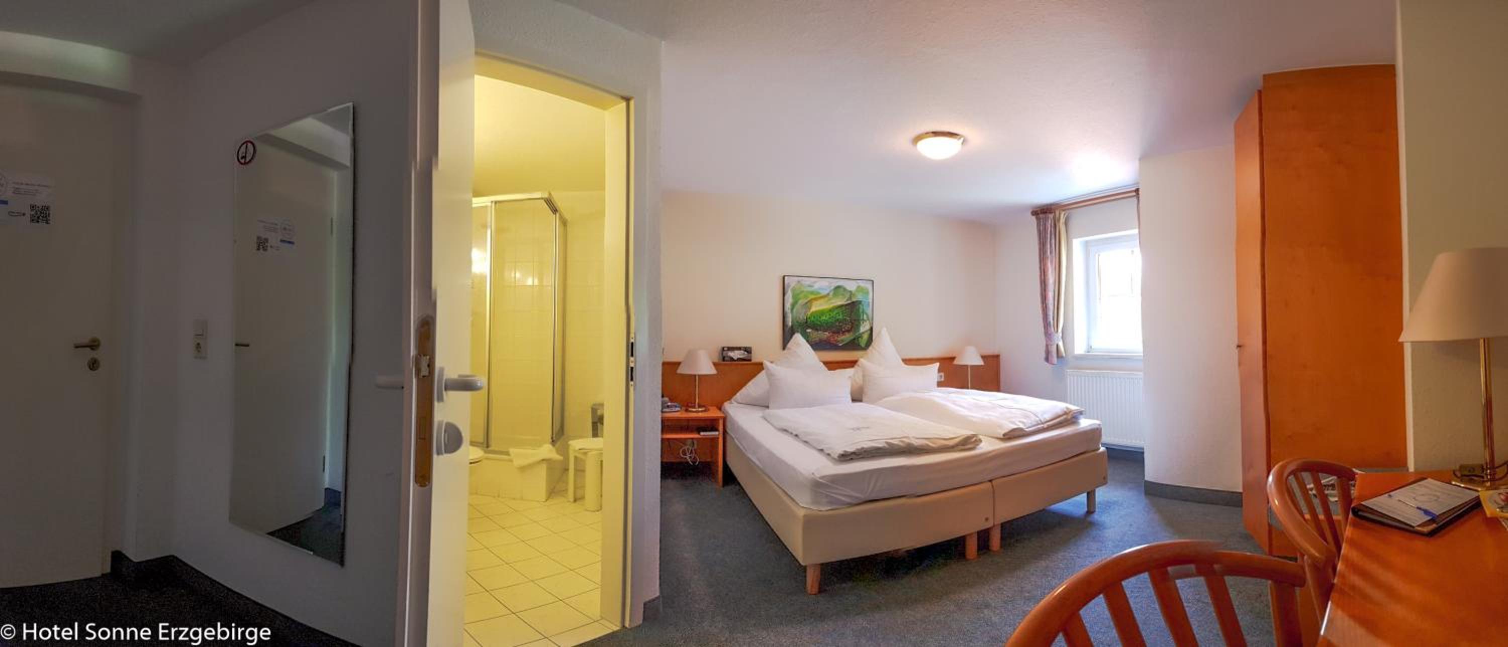 Double Room - Photo 10