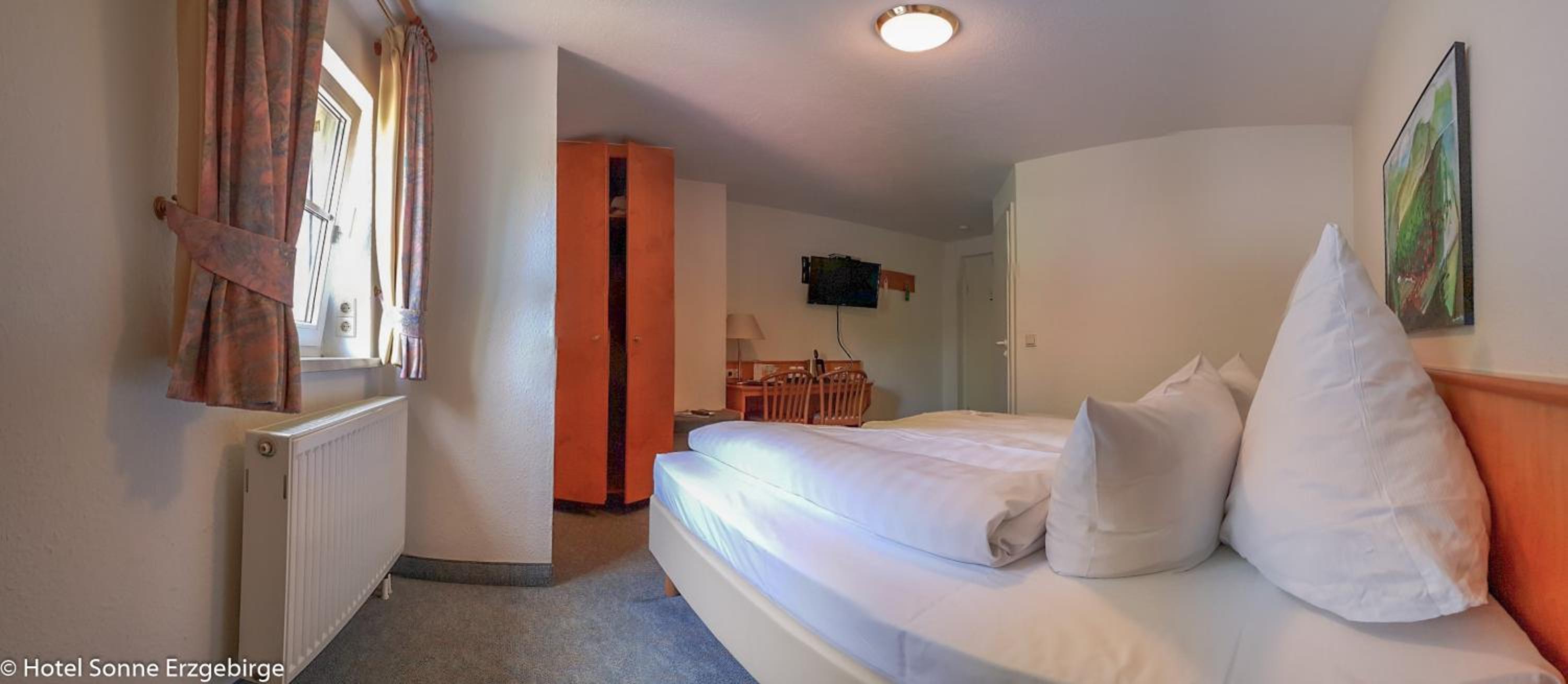 Double Room - Photo 2