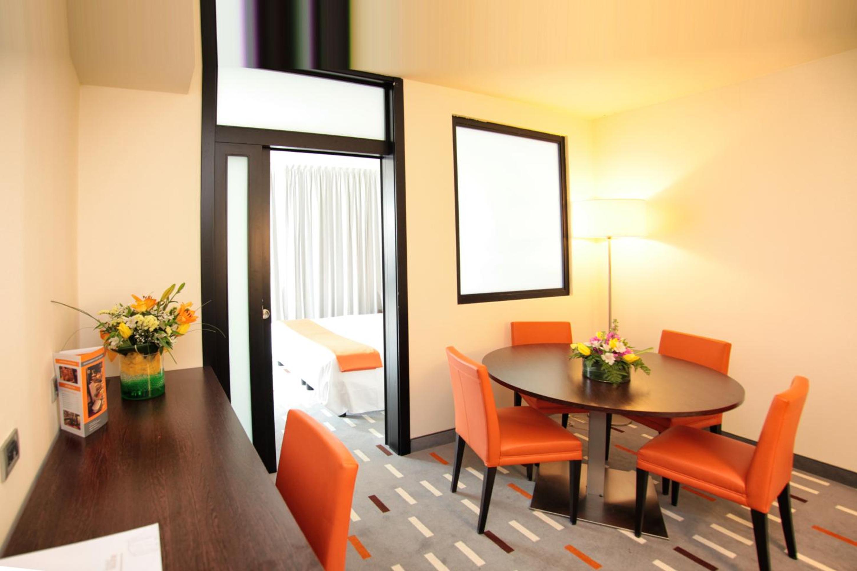 Suite - Photo 3