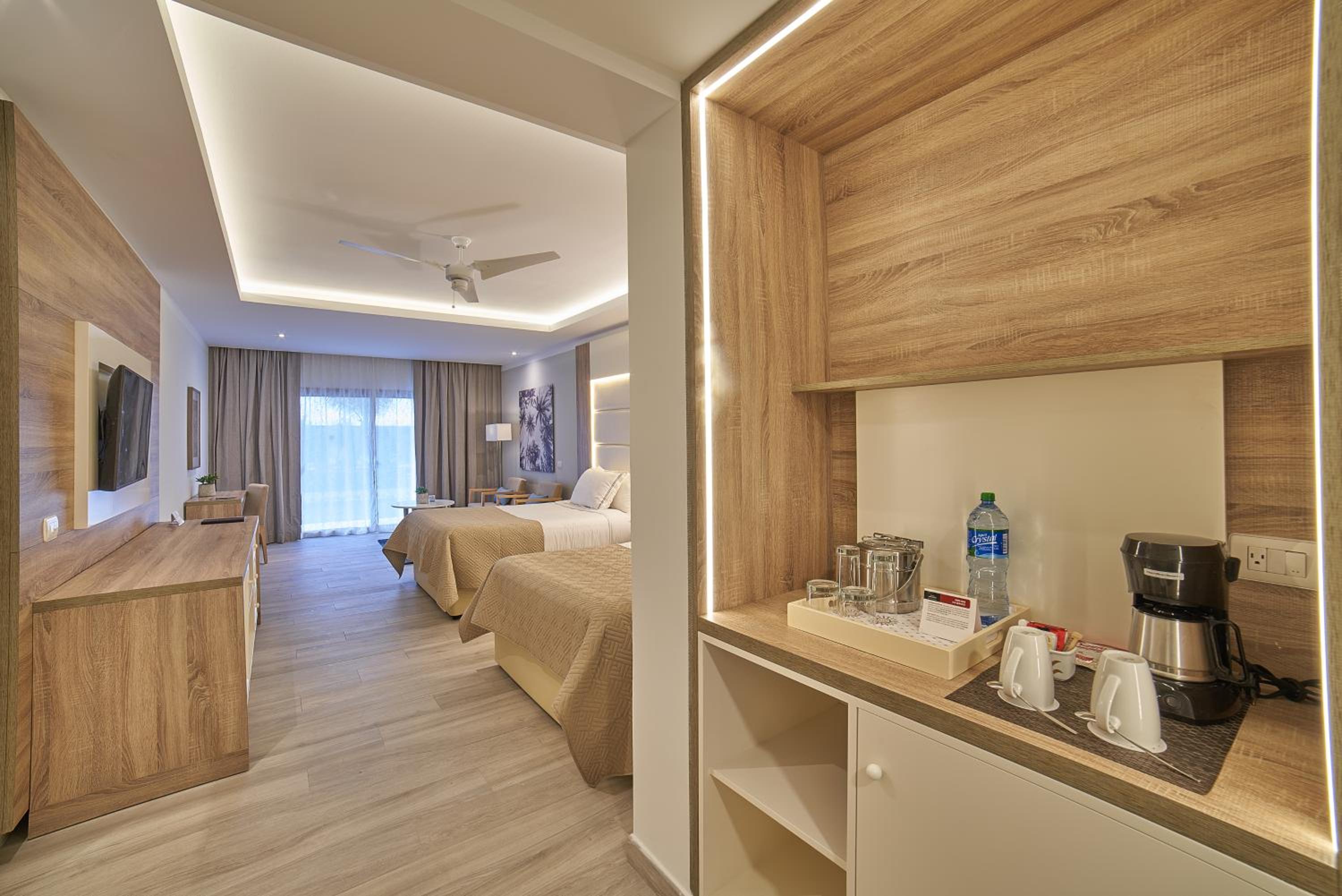 Junior Suite Deluxe  (2 Adults)