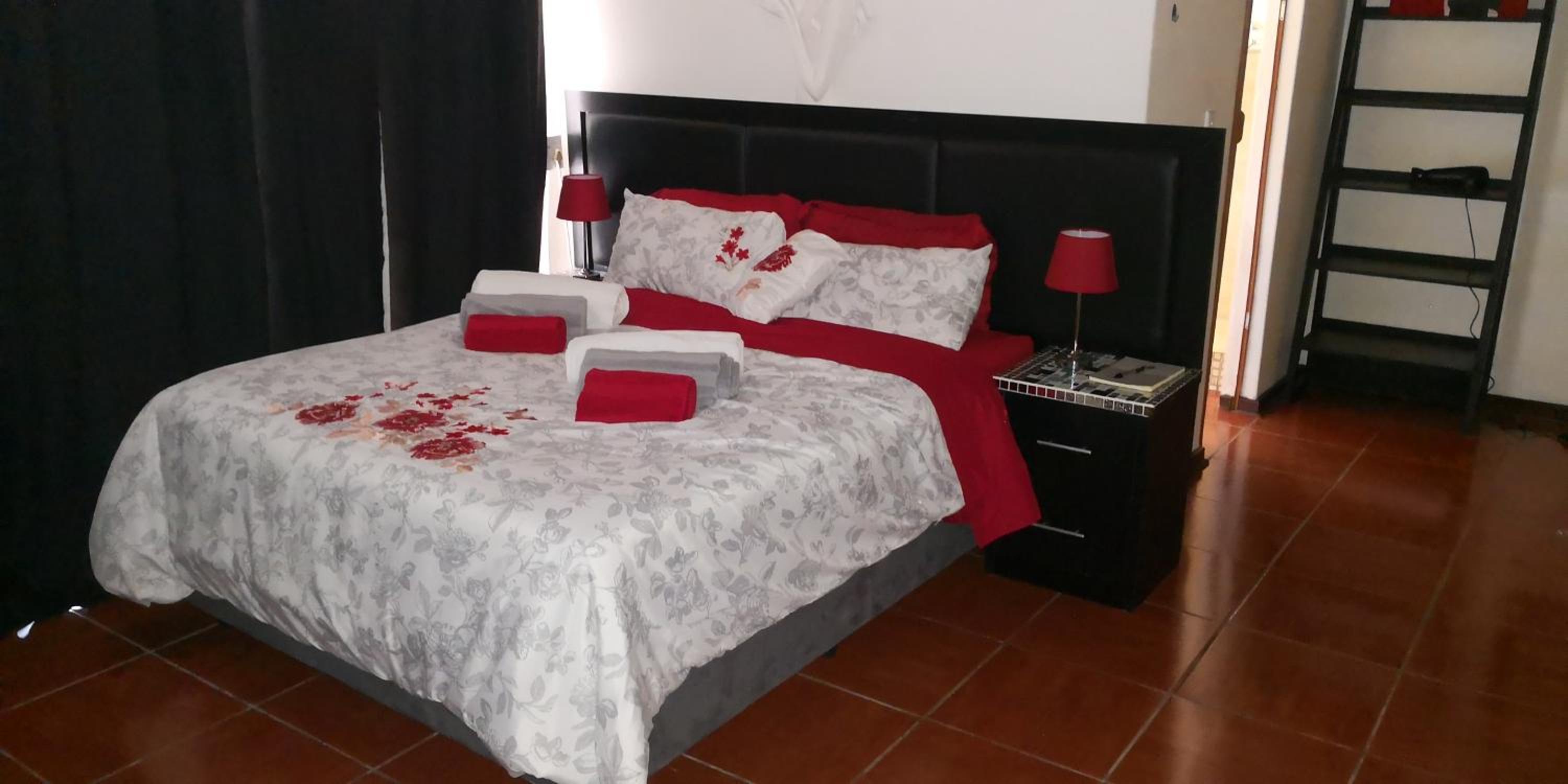 Double Room with Private Bathroom photo 1