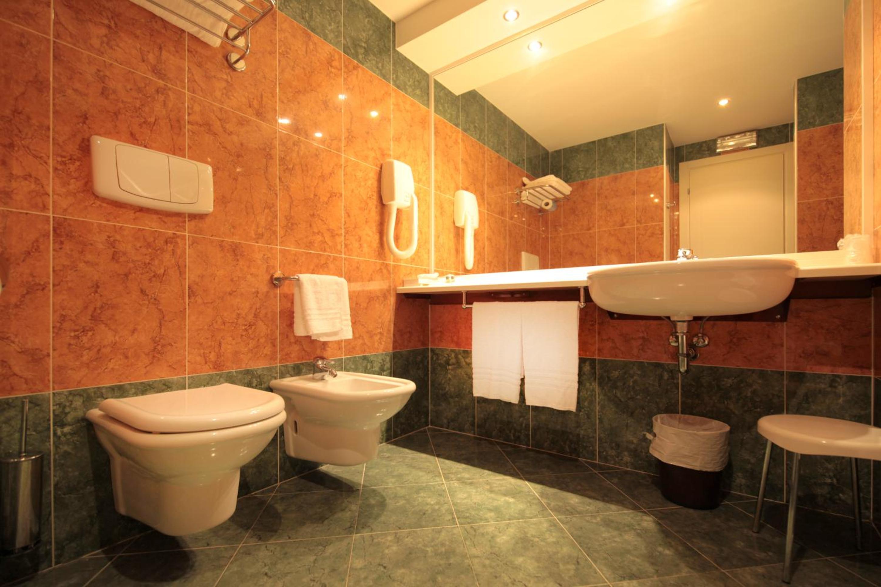 Standard Triple Room - Photo 2