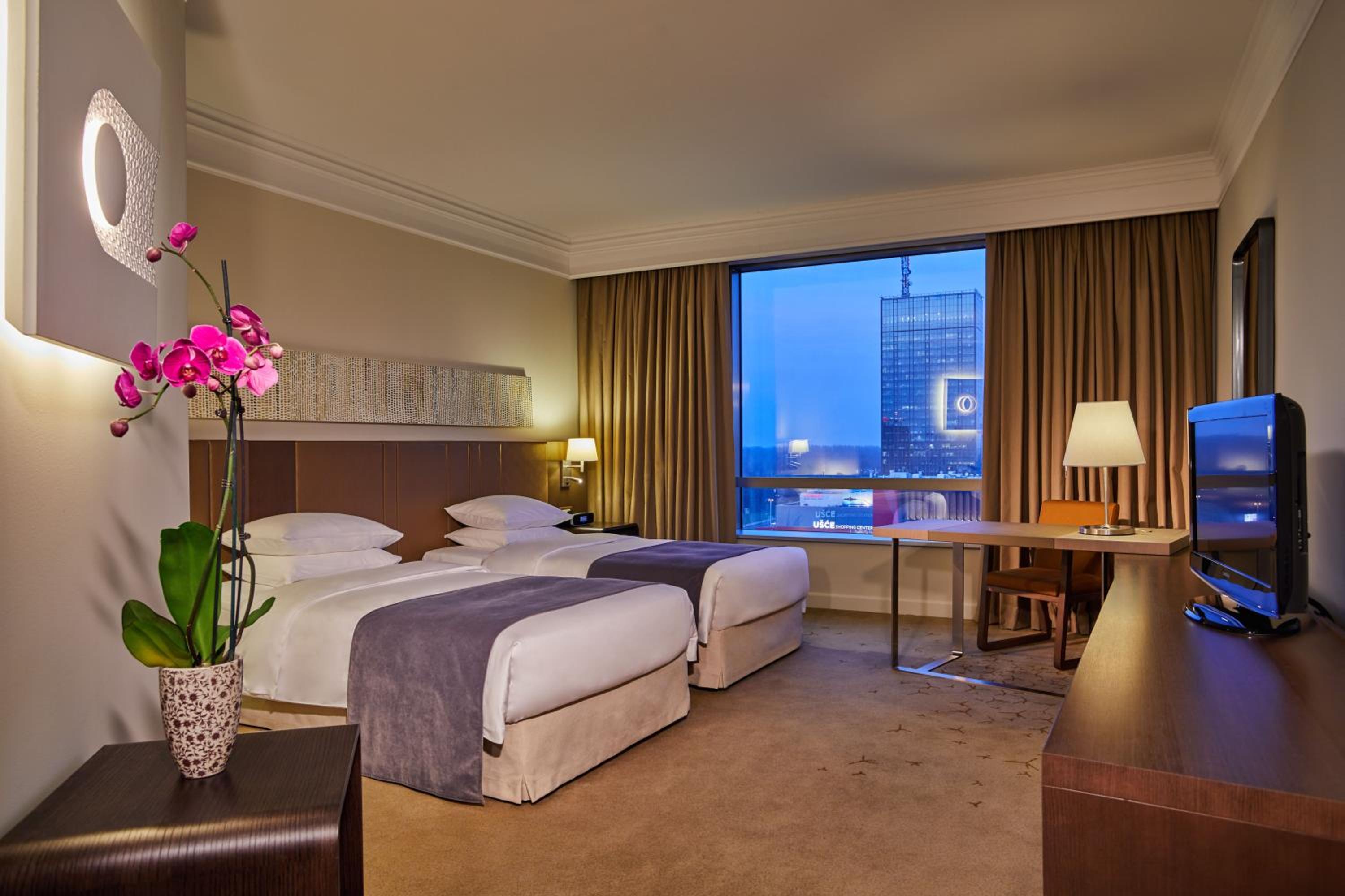 Twin Room - Club Access photo 1