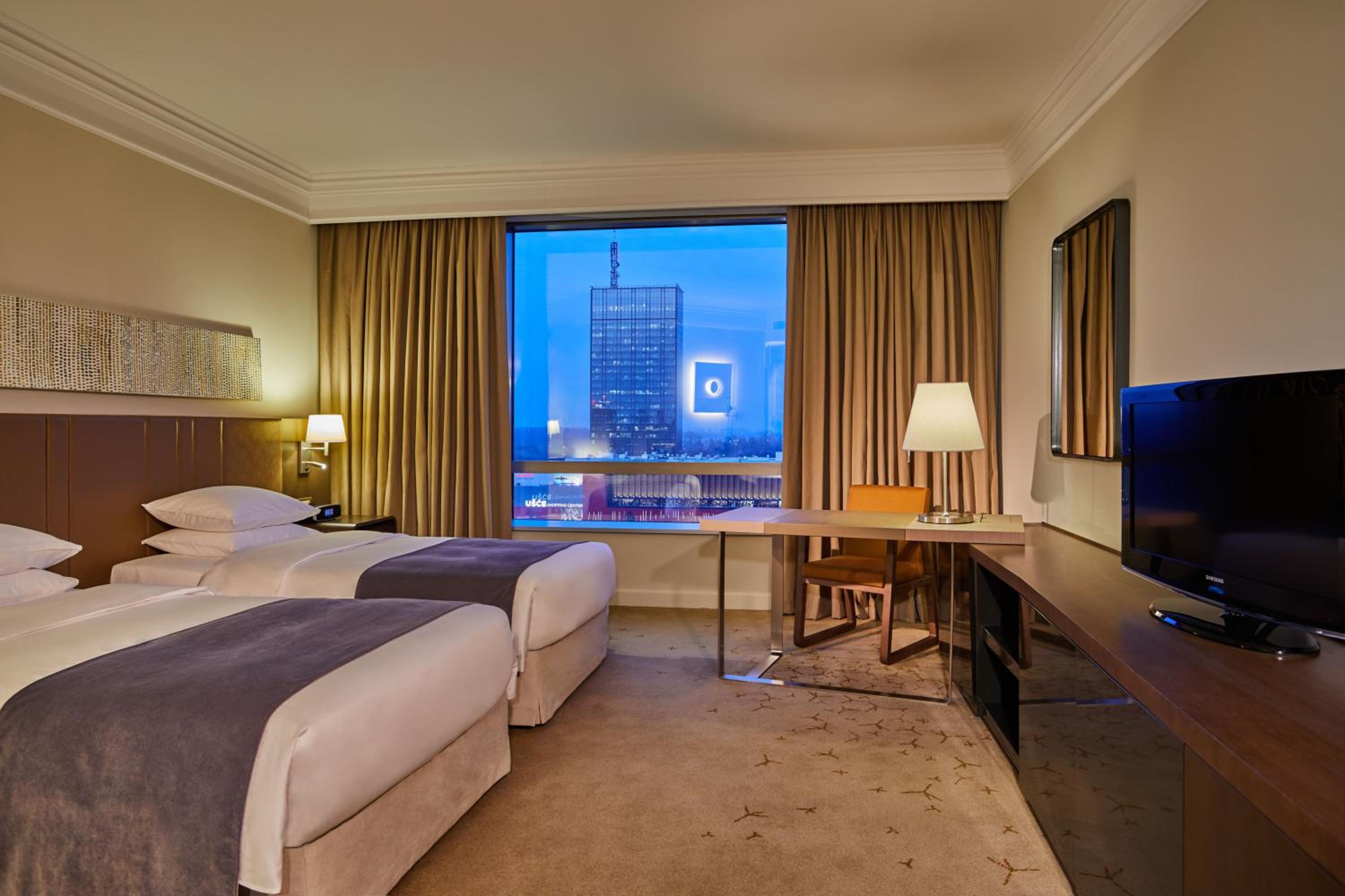 Twin Room - Club Access photo 2