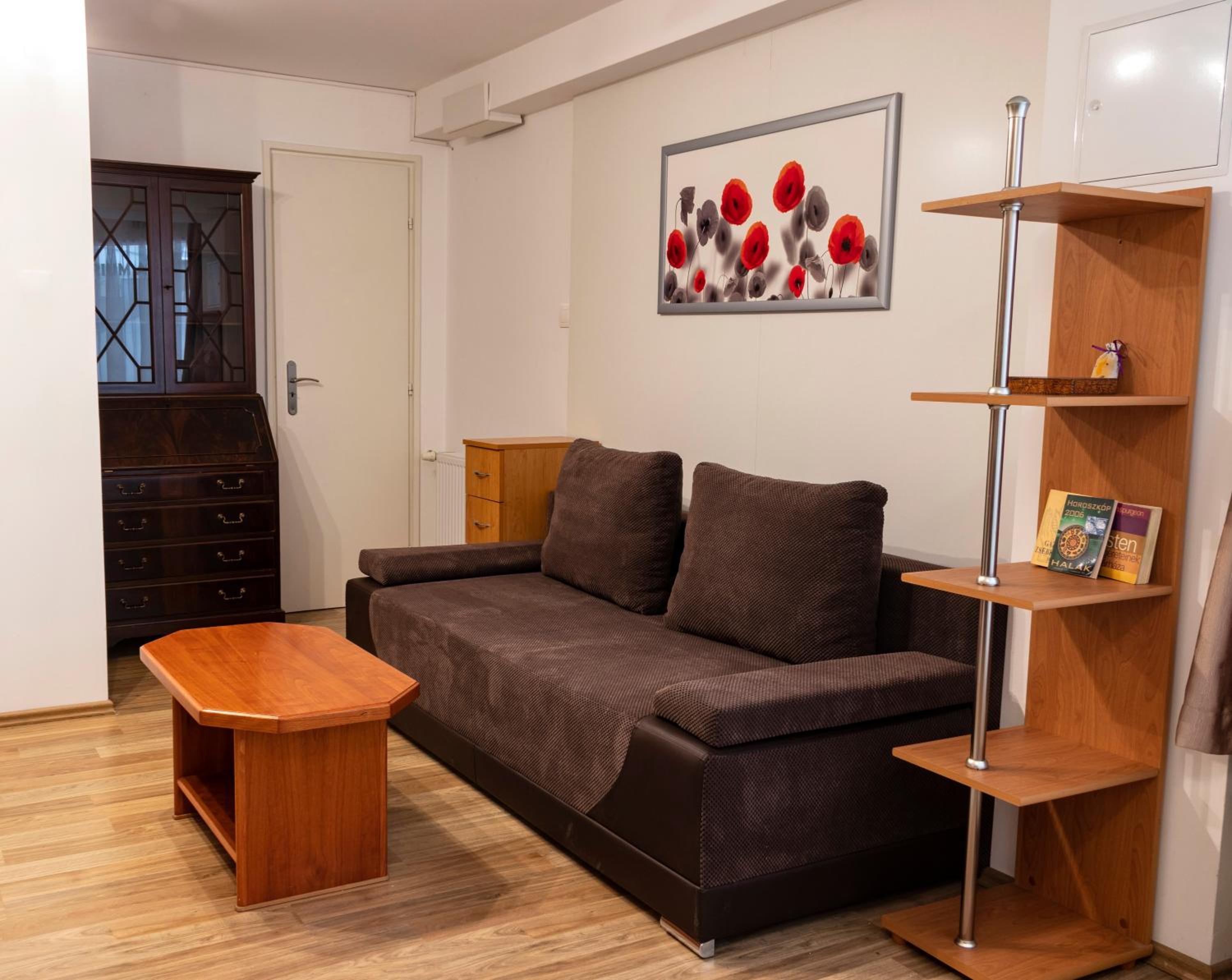 Apartment photo 2