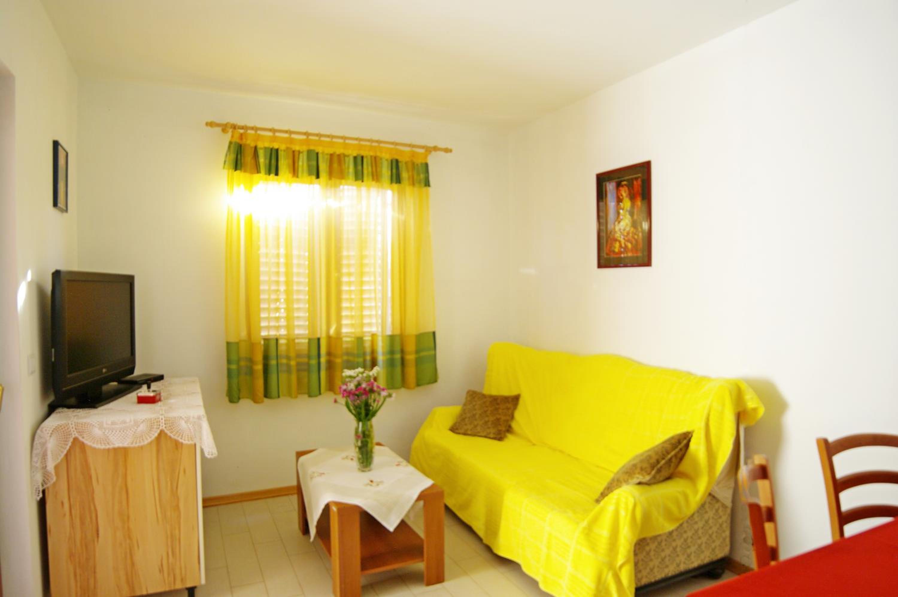 Two-Bedroom Apartment with Sea View - Photo 16