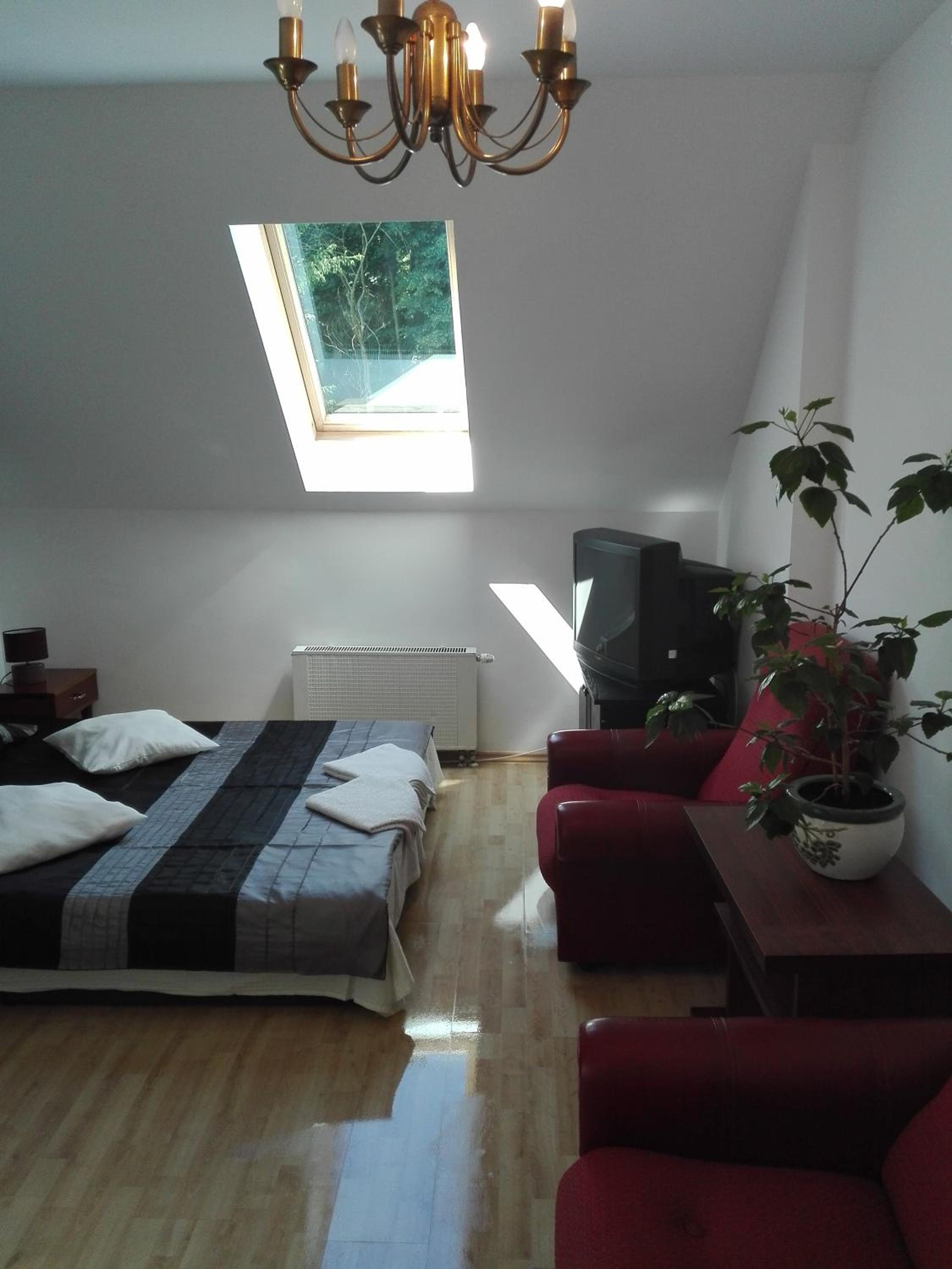 Double Room with Balcony (3 Adults) - Photo 8
