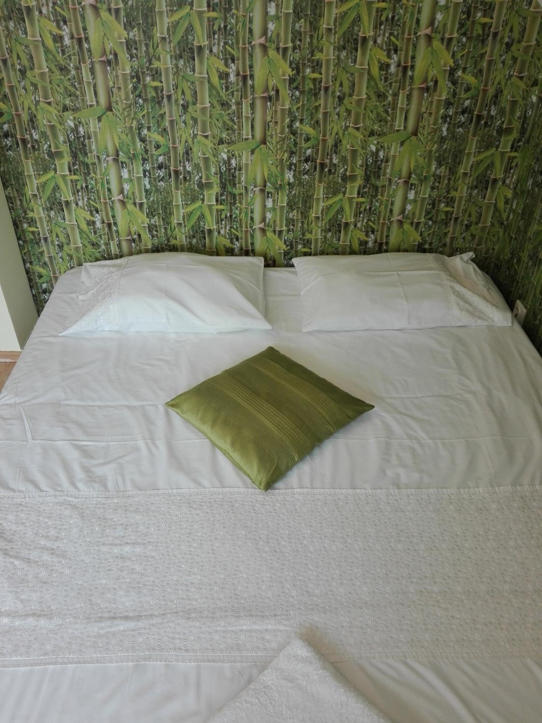 Budget Double Room - Photo 2
