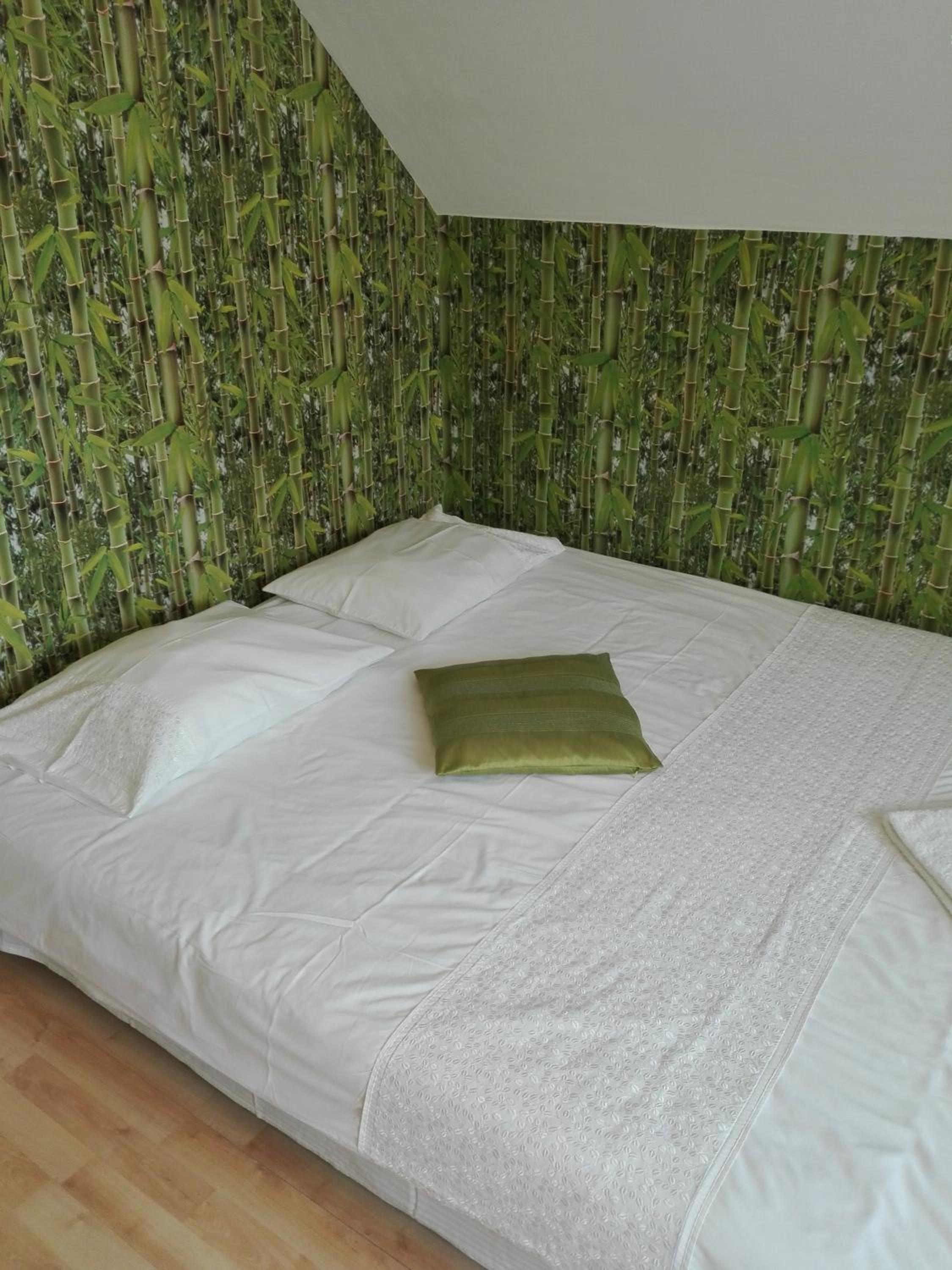 Budget Double Room - Photo 15