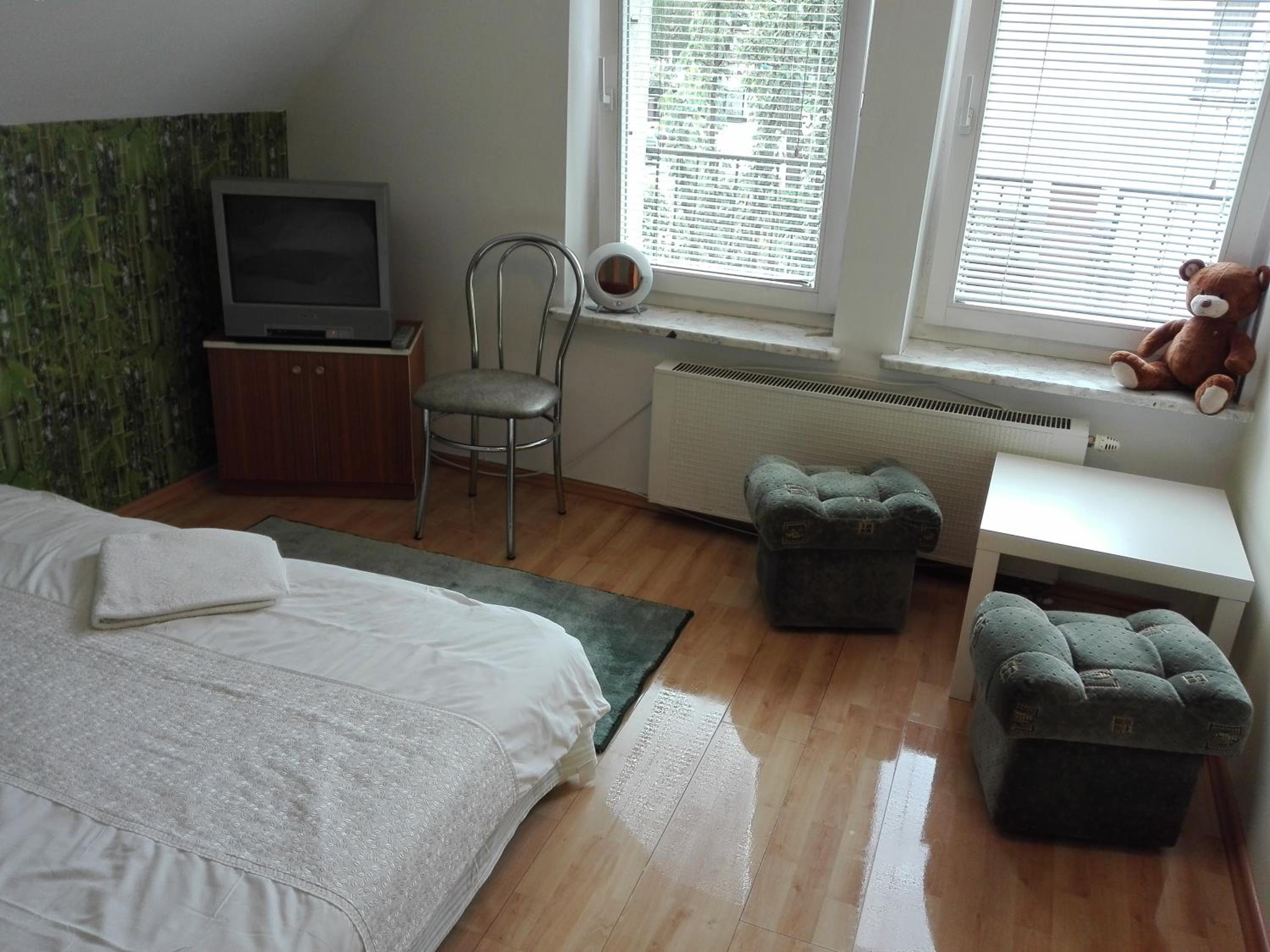 Budget Double Room - Photo 17