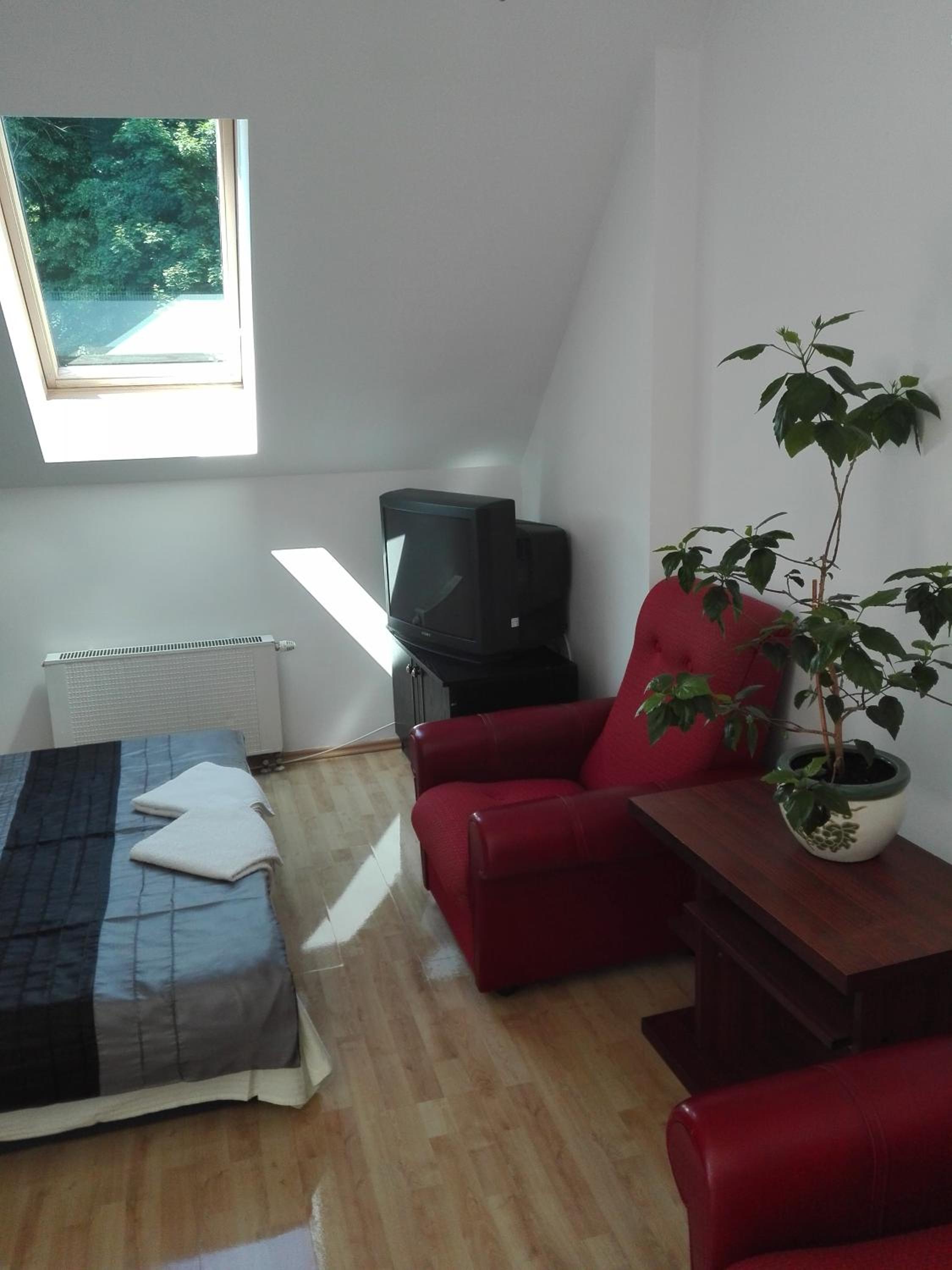Double Room with Balcony (3 Adults) - Photo 14