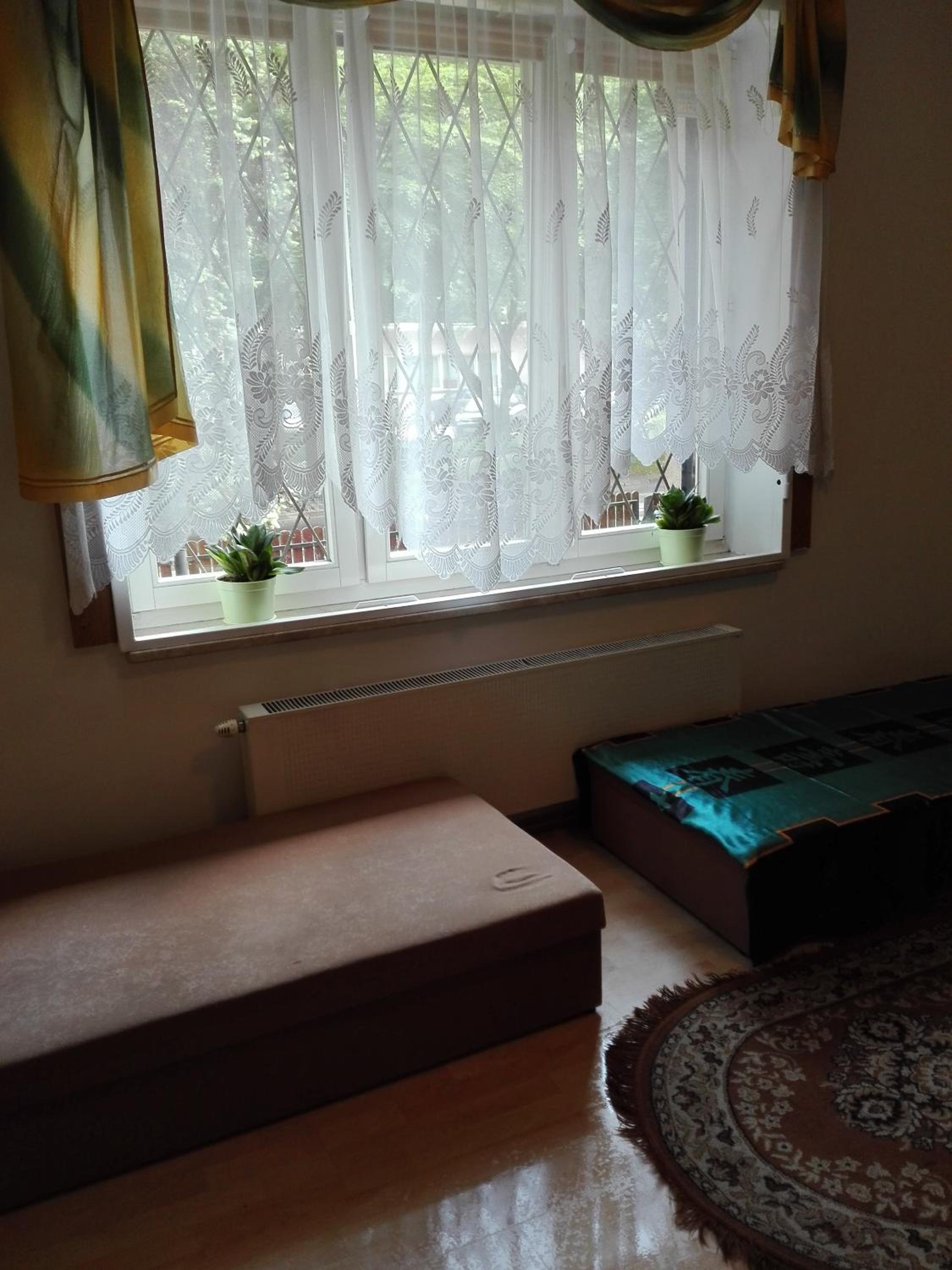 Queen Room with Two Queen Beds - Photo 11