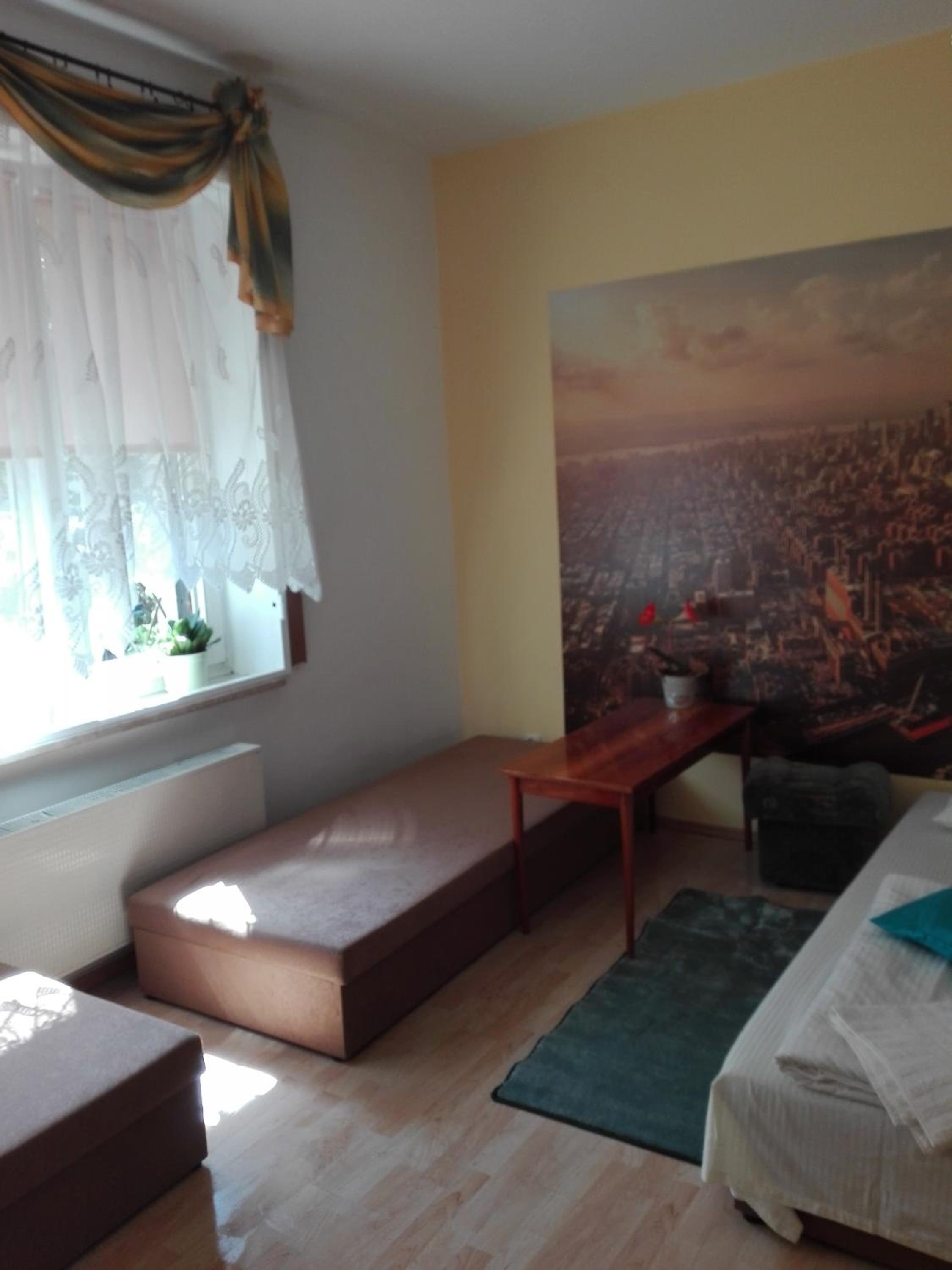 Queen Room with Two Queen Beds - Photo 22