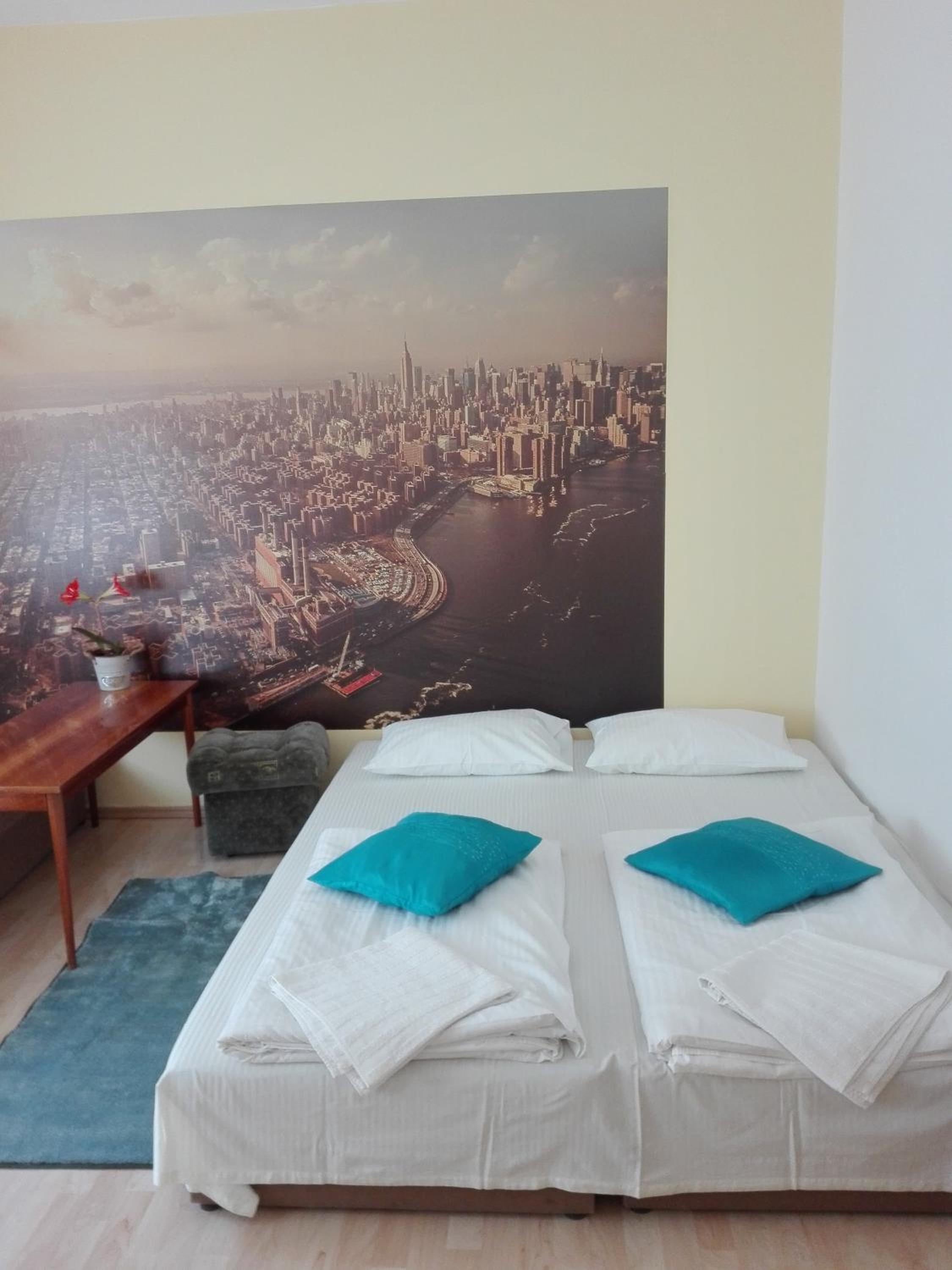 Queen Room with Two Queen Beds - Photo 16