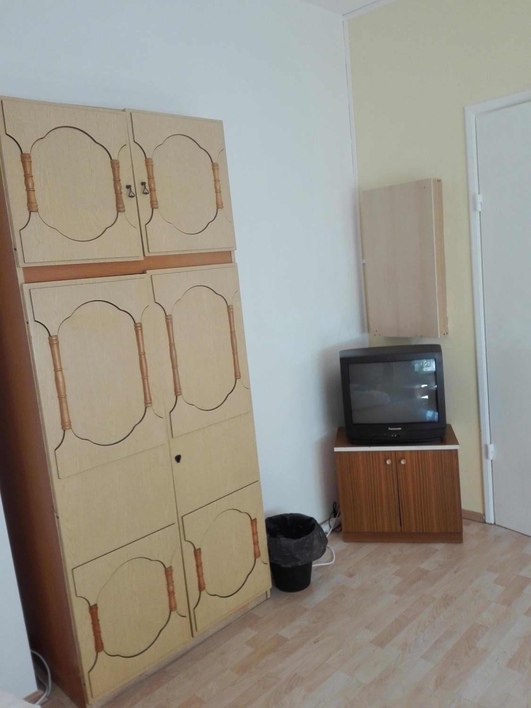 Queen Room with Two Queen Beds - Photo 15