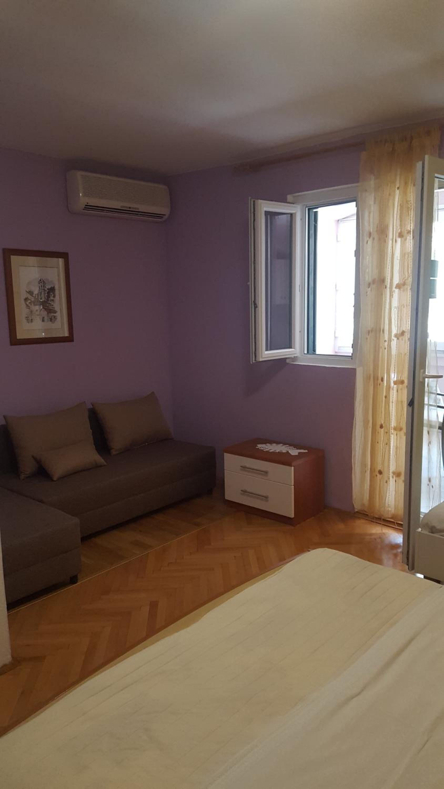 Apartment with Mountain View photo 2