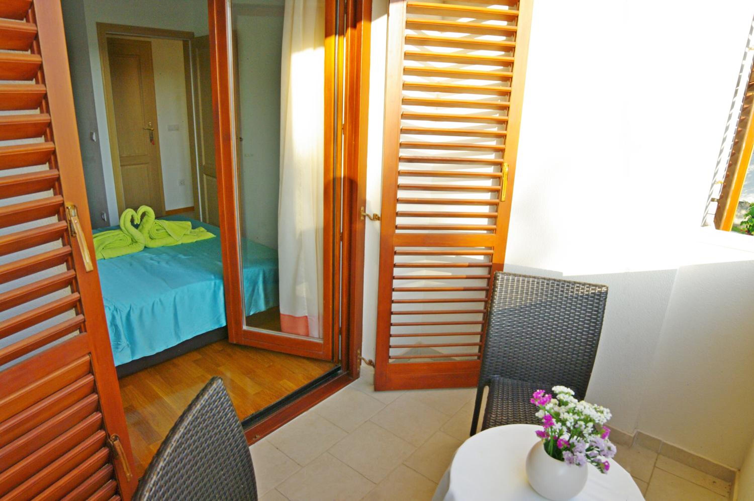 Two-Bedroom Apartment with Sea View - Photo 22