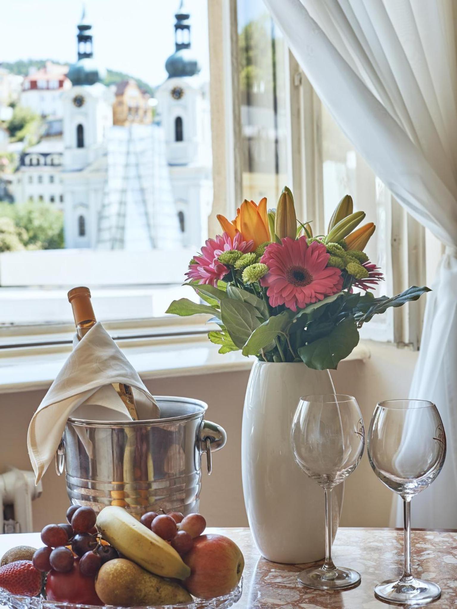 Exclusive Double Room with City View - Photo 5