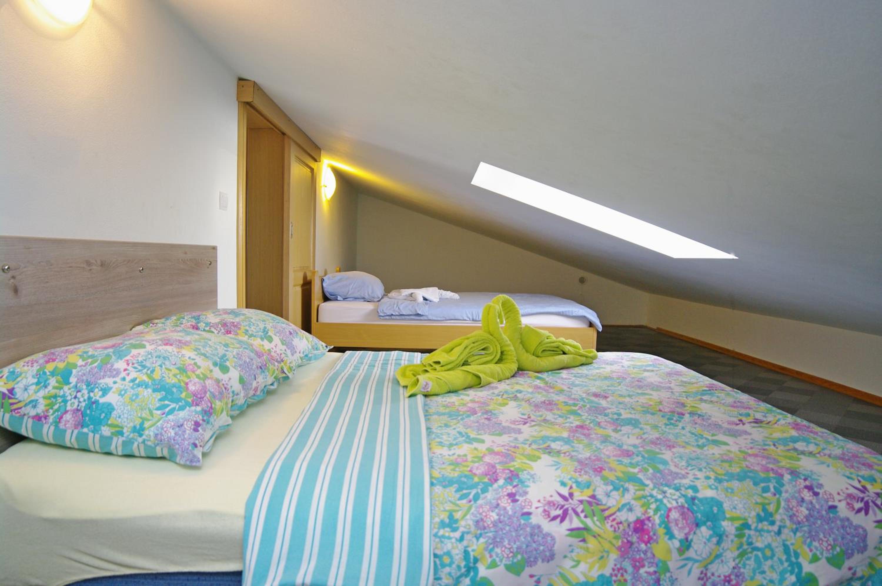 Apartment with Terrace and Sea View - Photo 22