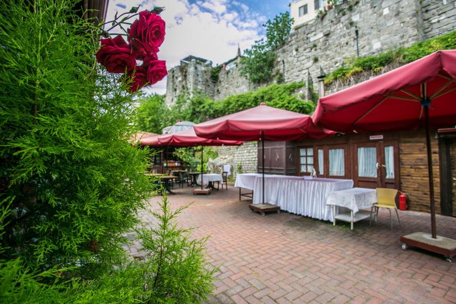 Double Room with Balcony (2 Adults + 1 Child) photo 3