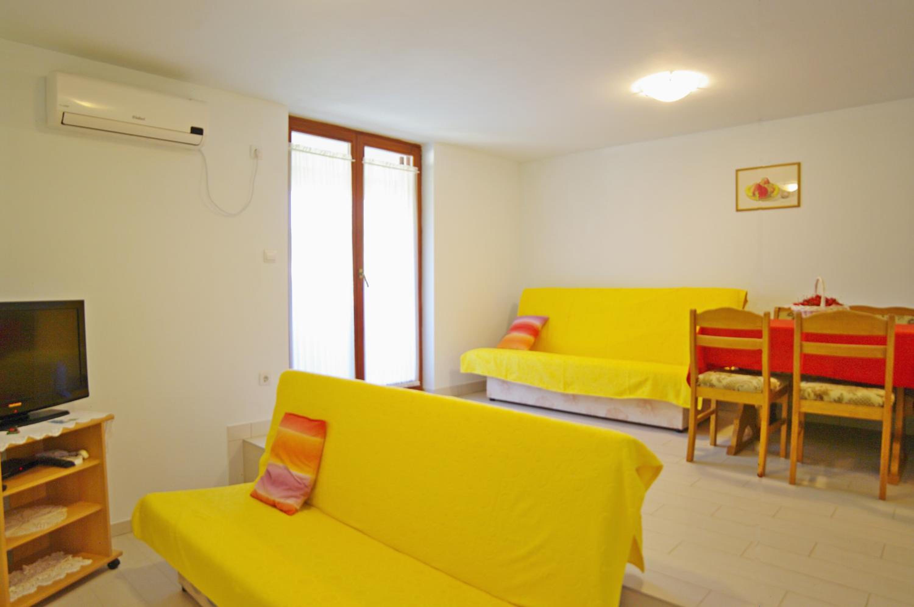 One-Bedroom Apartment with Balcony photo 3