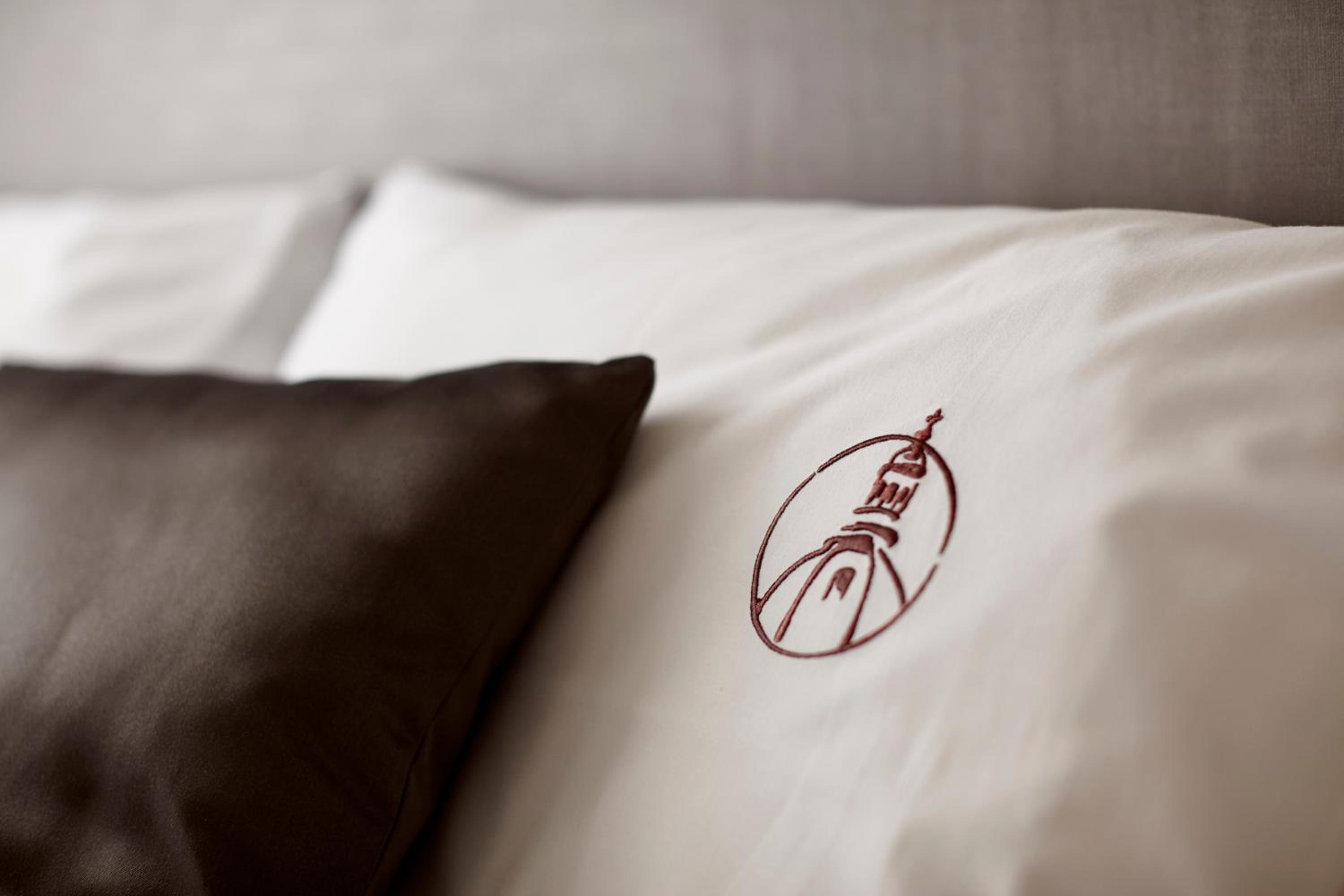 Standard Double or Twin Room - Photo 10