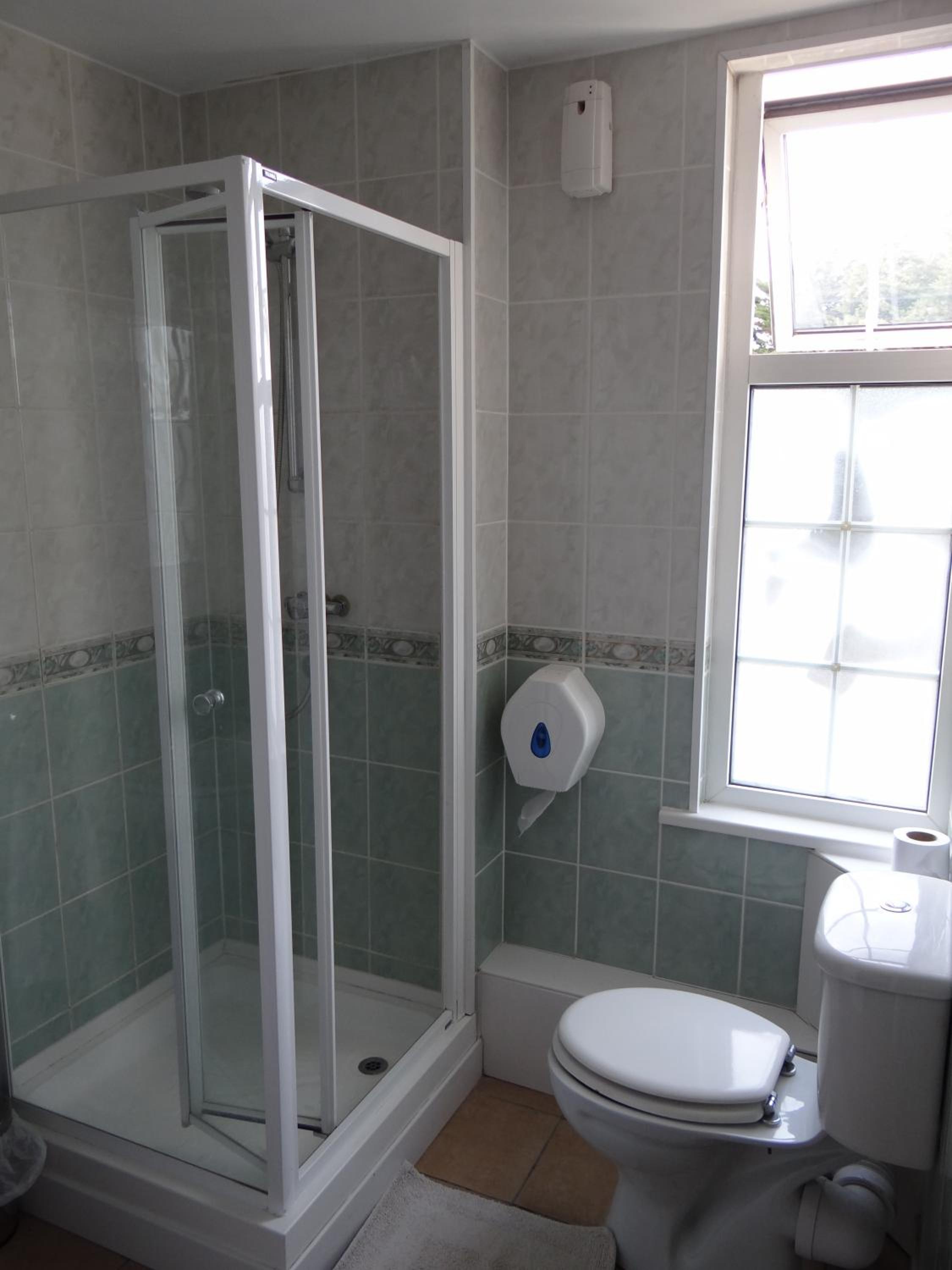 Double Room with Shared Bathroom photo 3
