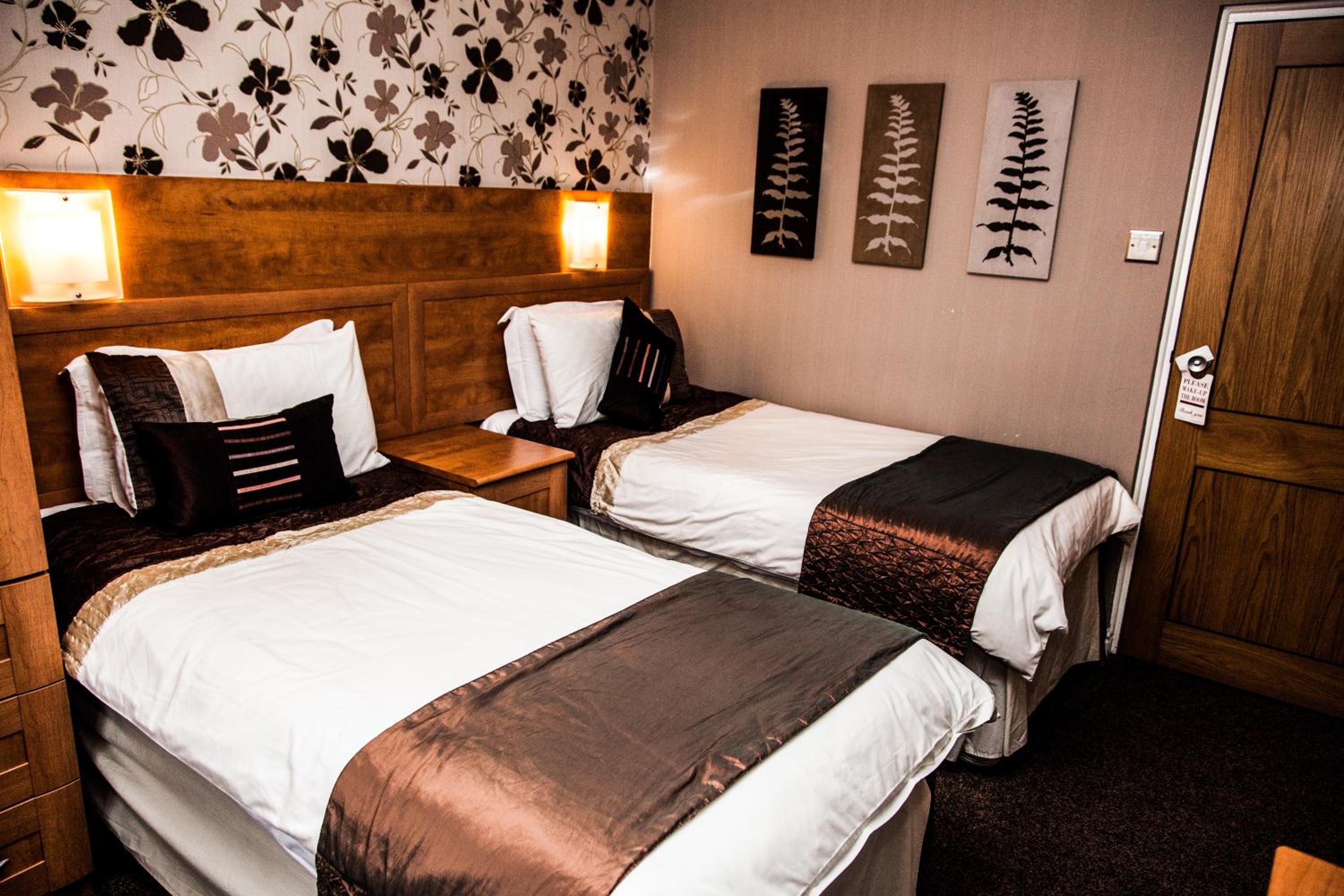 Double or Twin Room - Photo 1