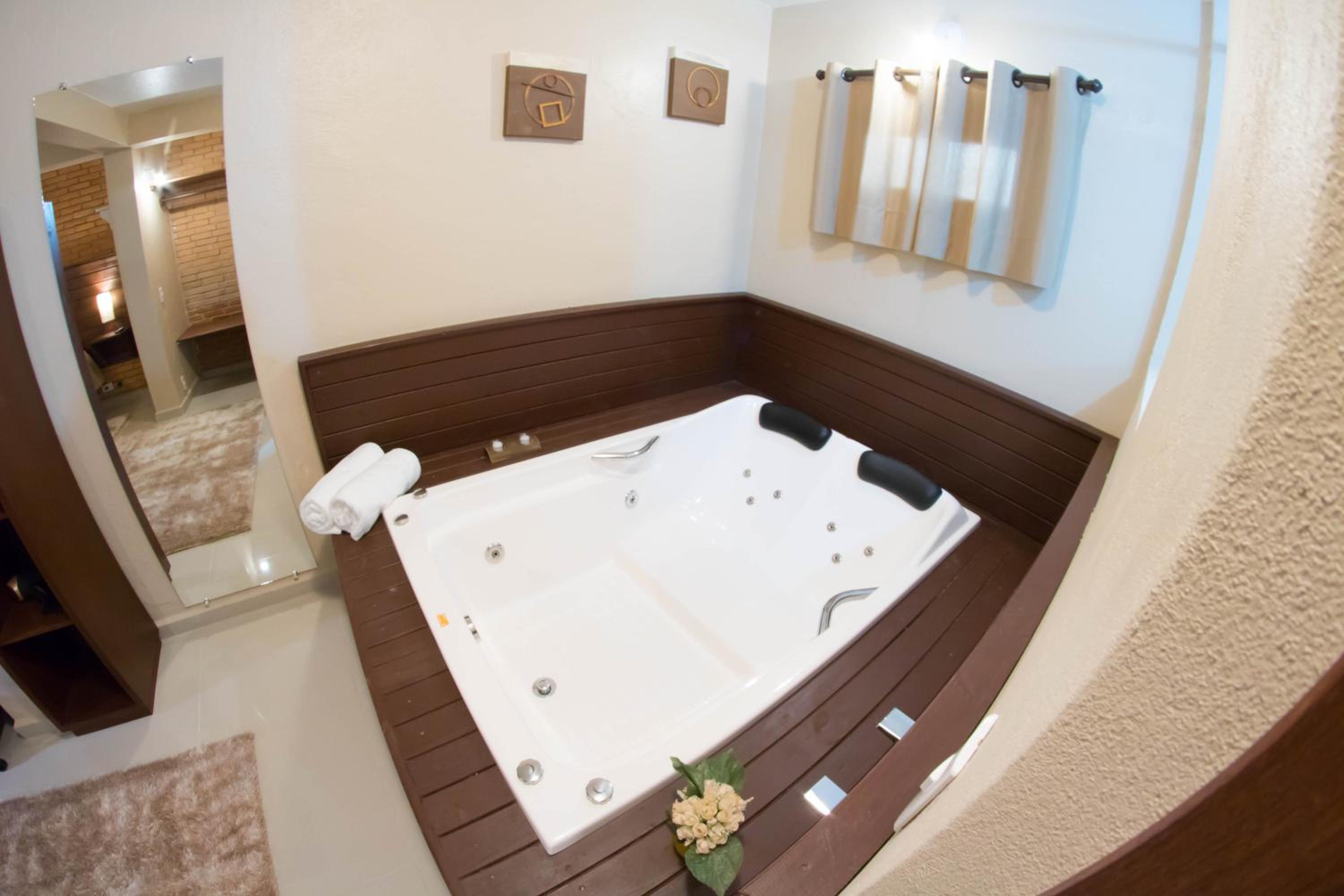 Double Room with Spa Bath photo 3