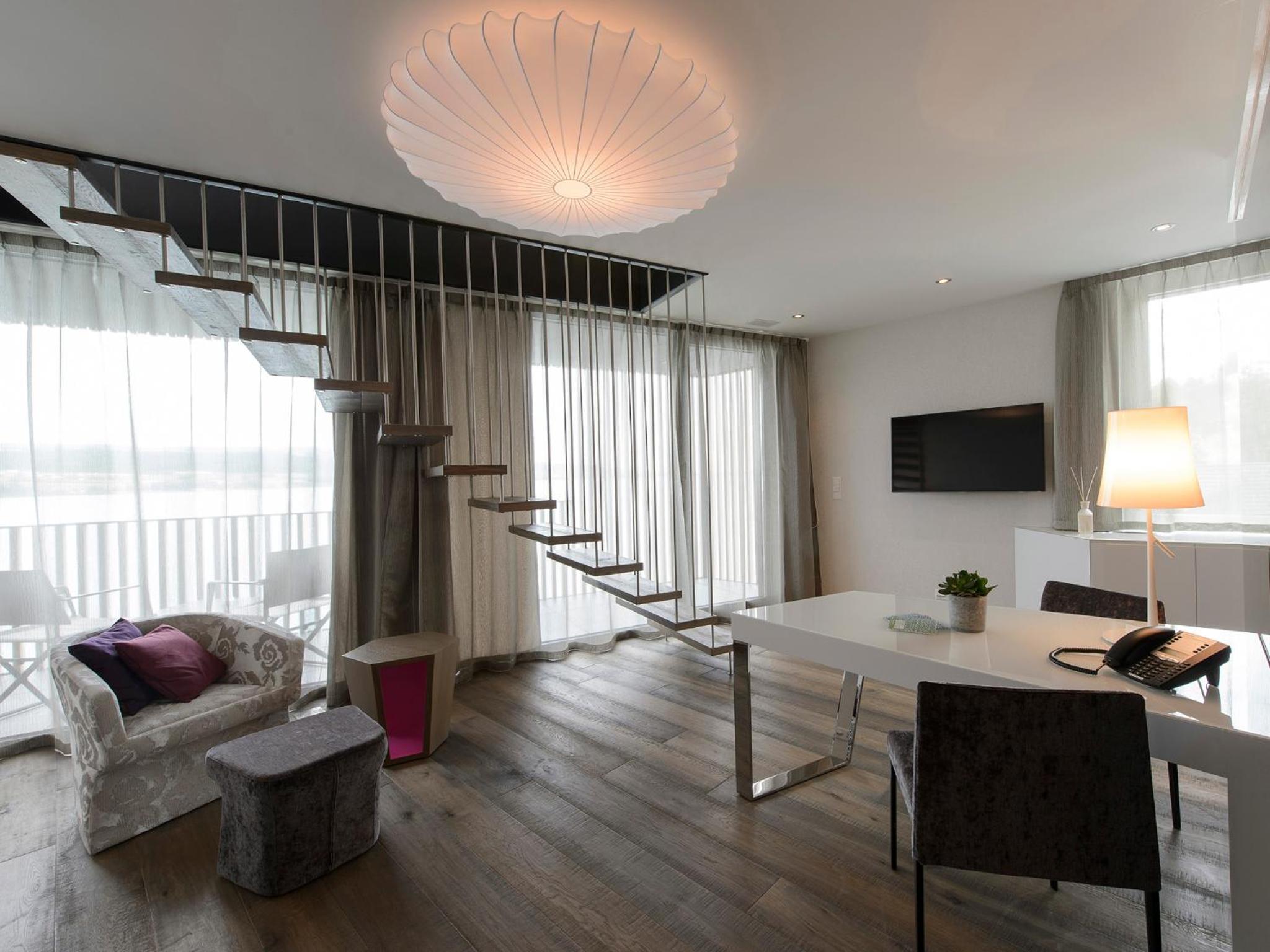 Duplex Suite - Photo 4