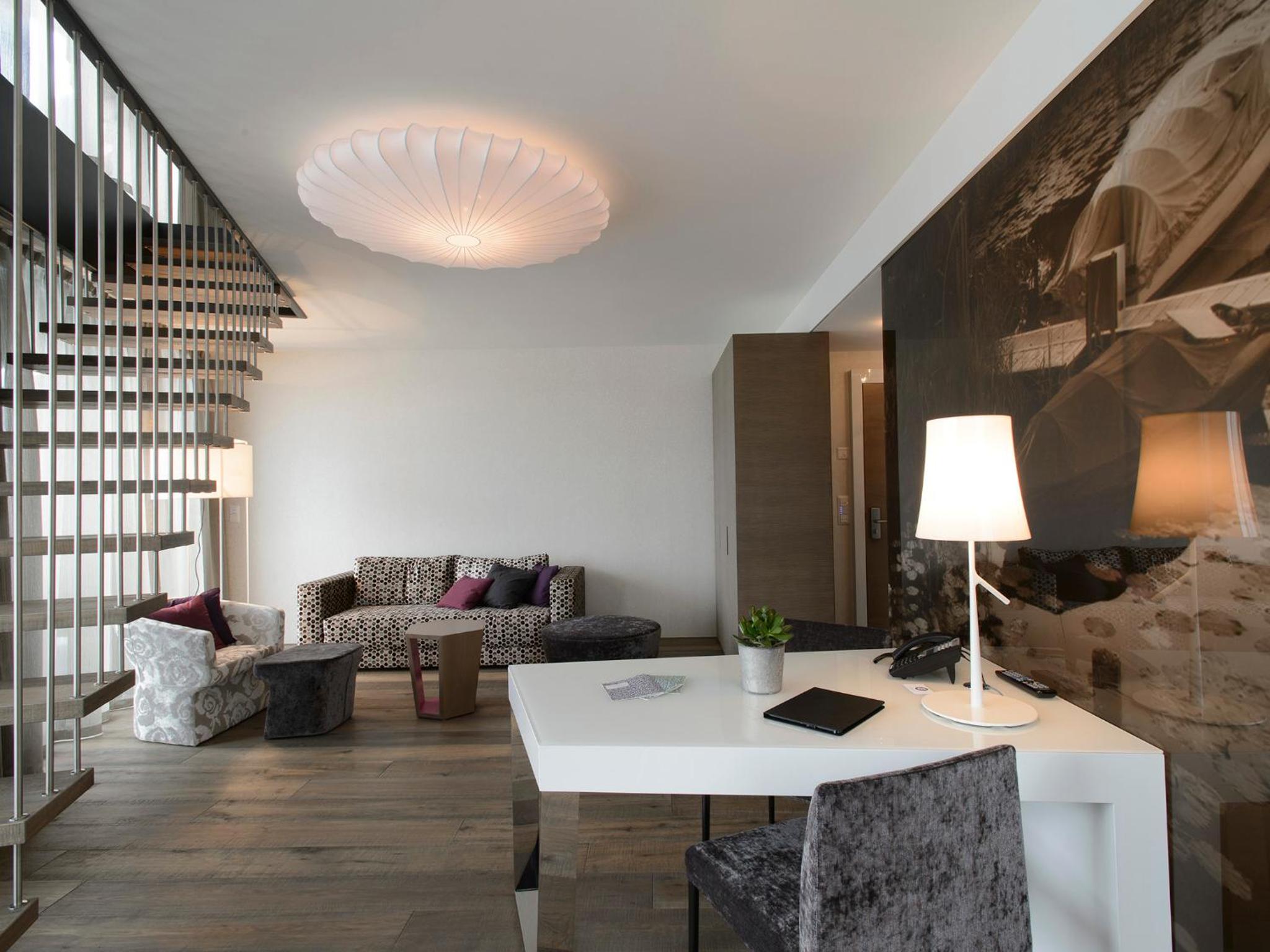 Duplex Suite - Photo 3
