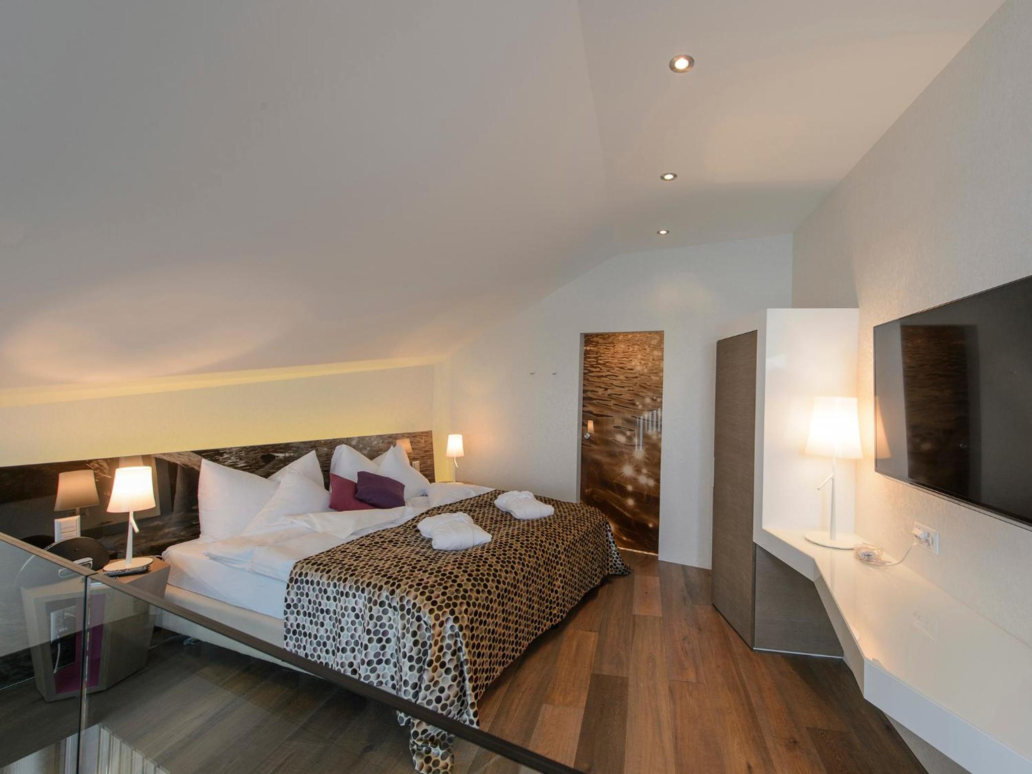 Duplex Suite - Photo 1