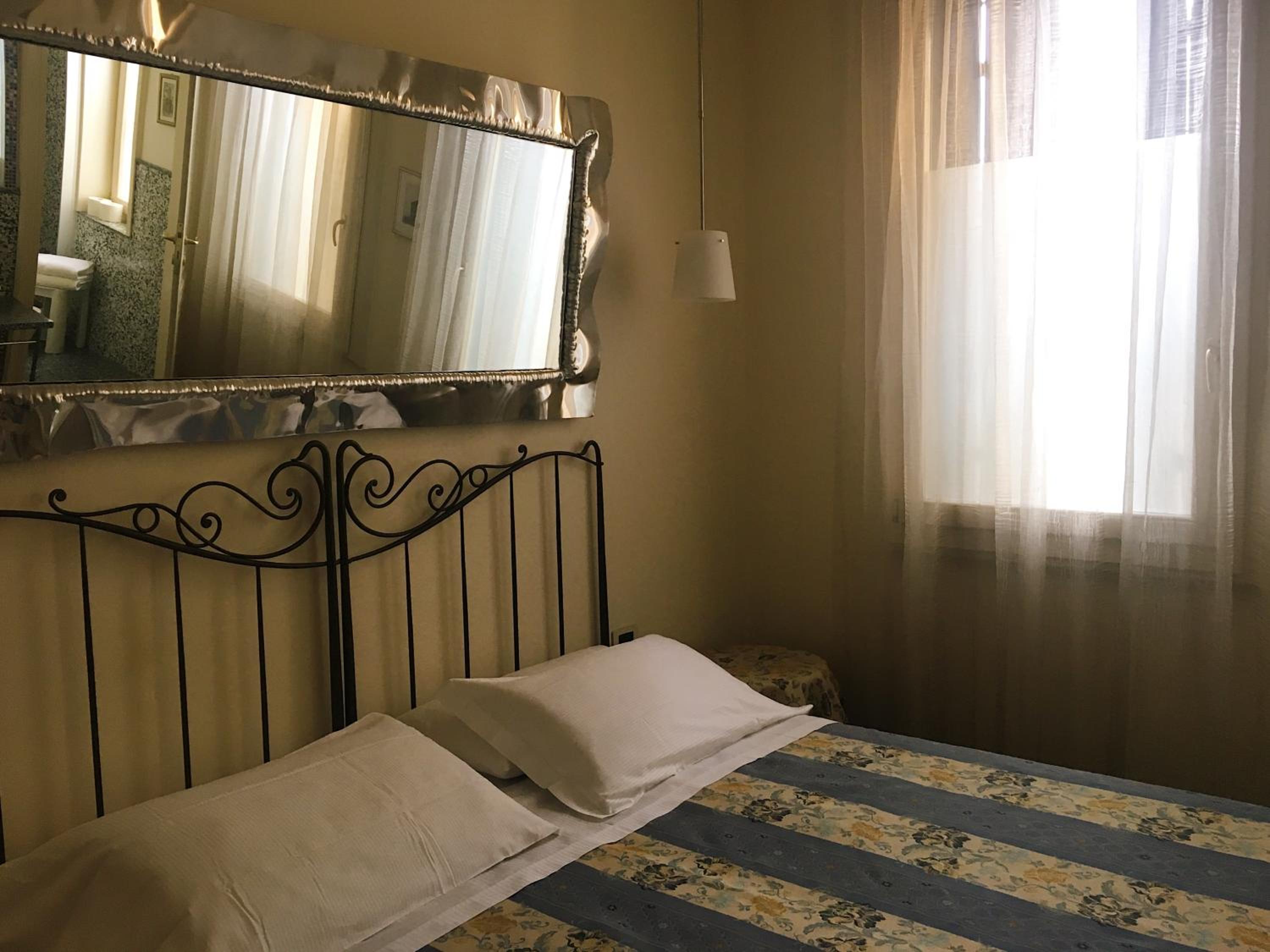 Superior Double or Twin Room photo 3