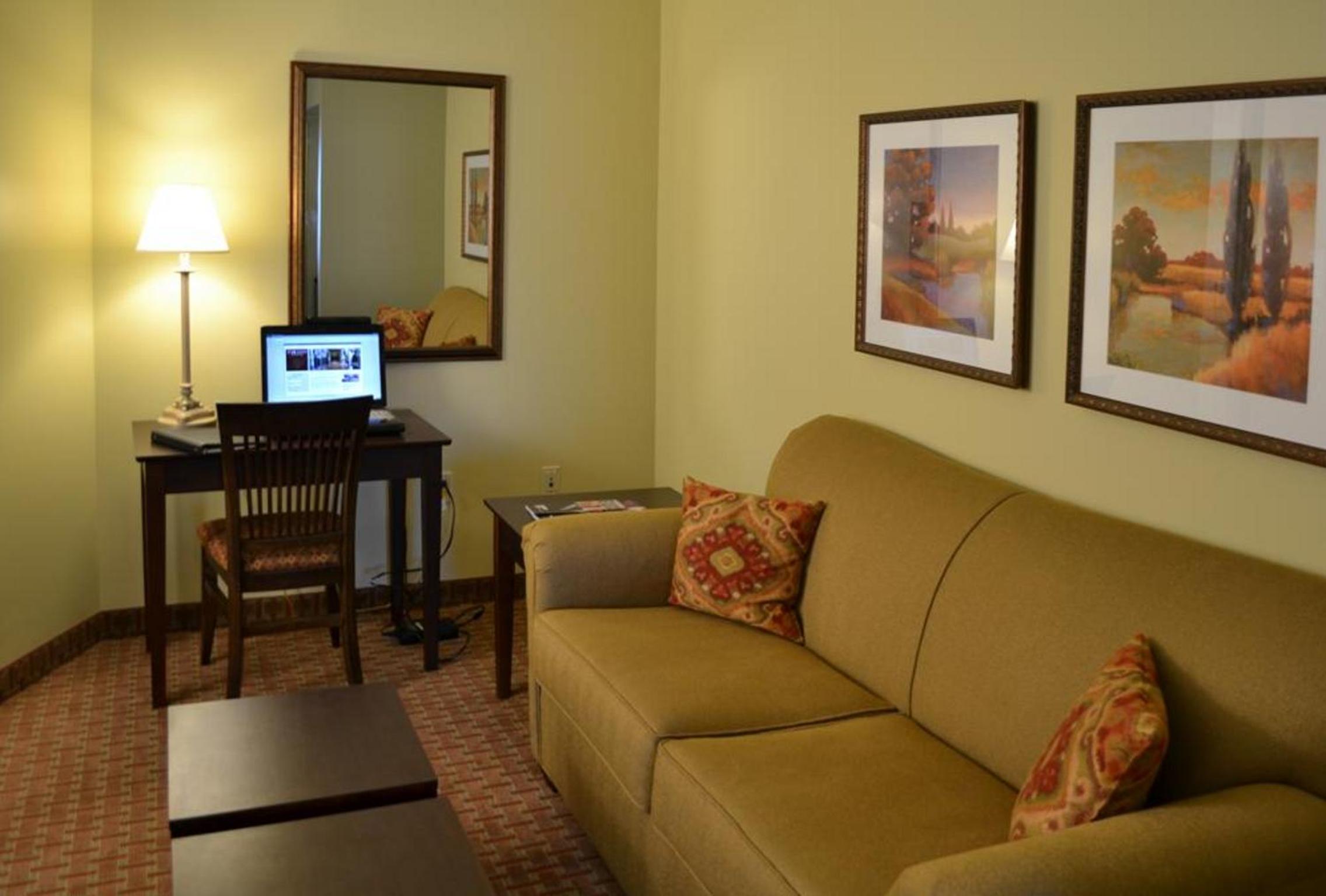Queen Suite with Sofa Bed - Photo 1
