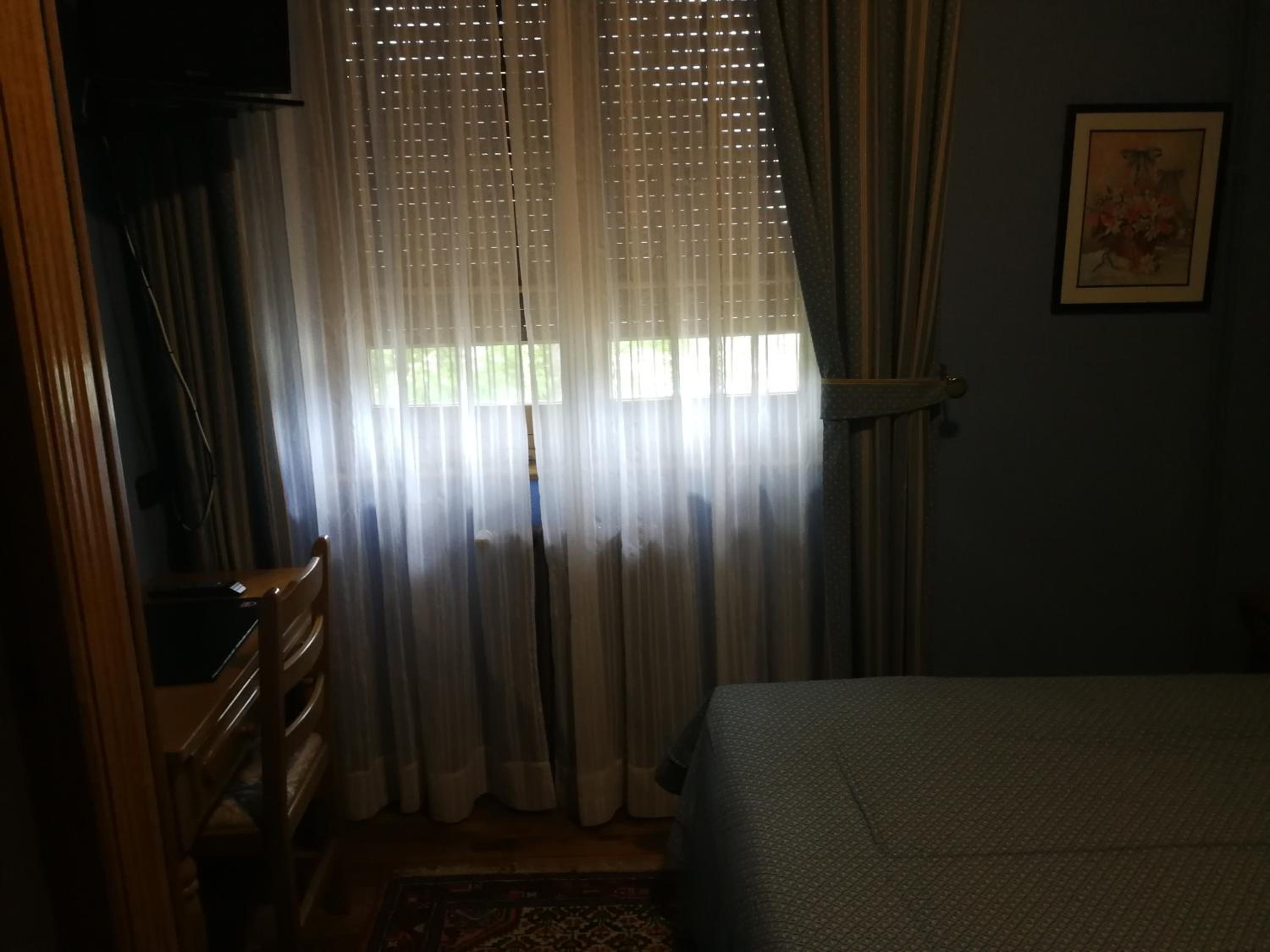 Double or Twin Room - Photo 5