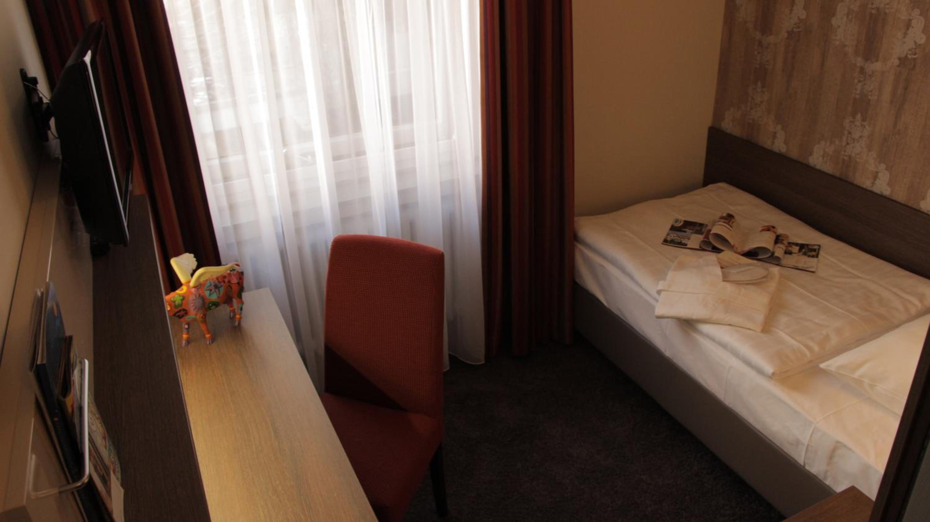 Single Room - Main House photo 3