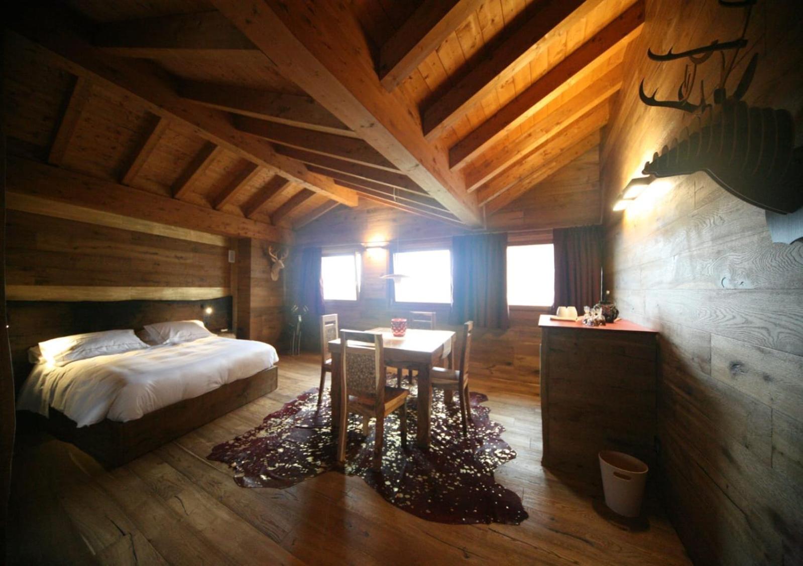 King Suite - Photo 2