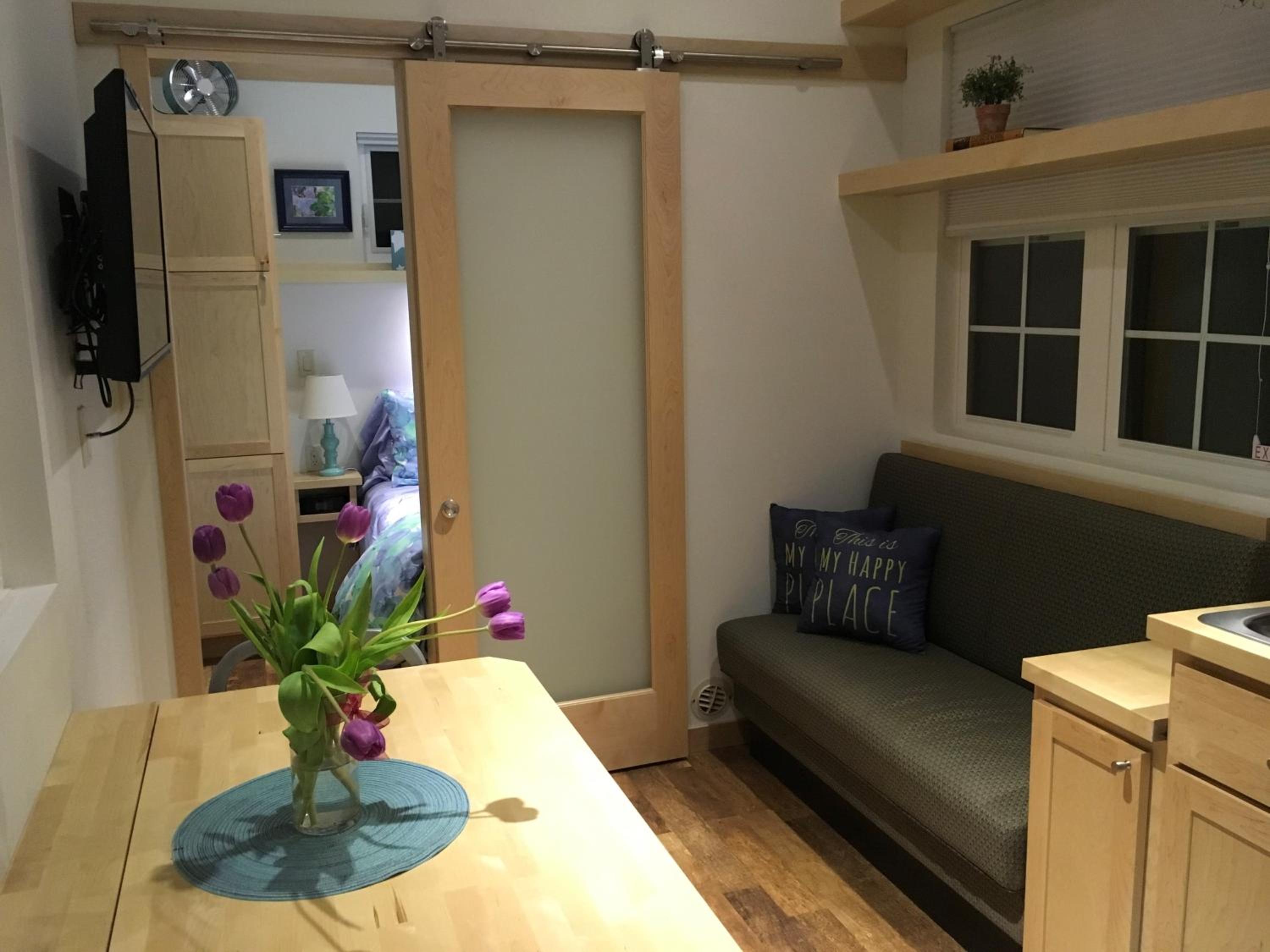 Lilac Cottage - Tiny Home photo 1