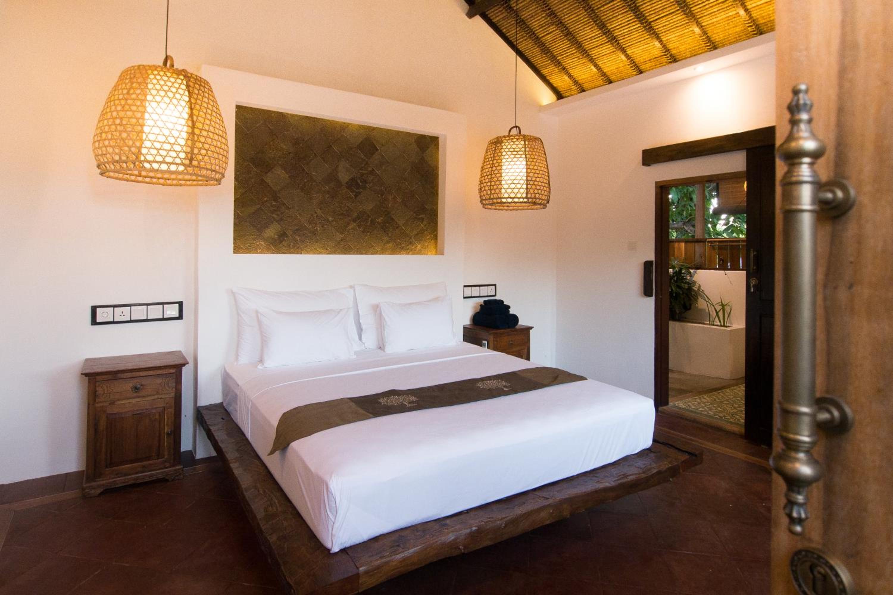 Montserrat Sunrise Double Room - Photo 11