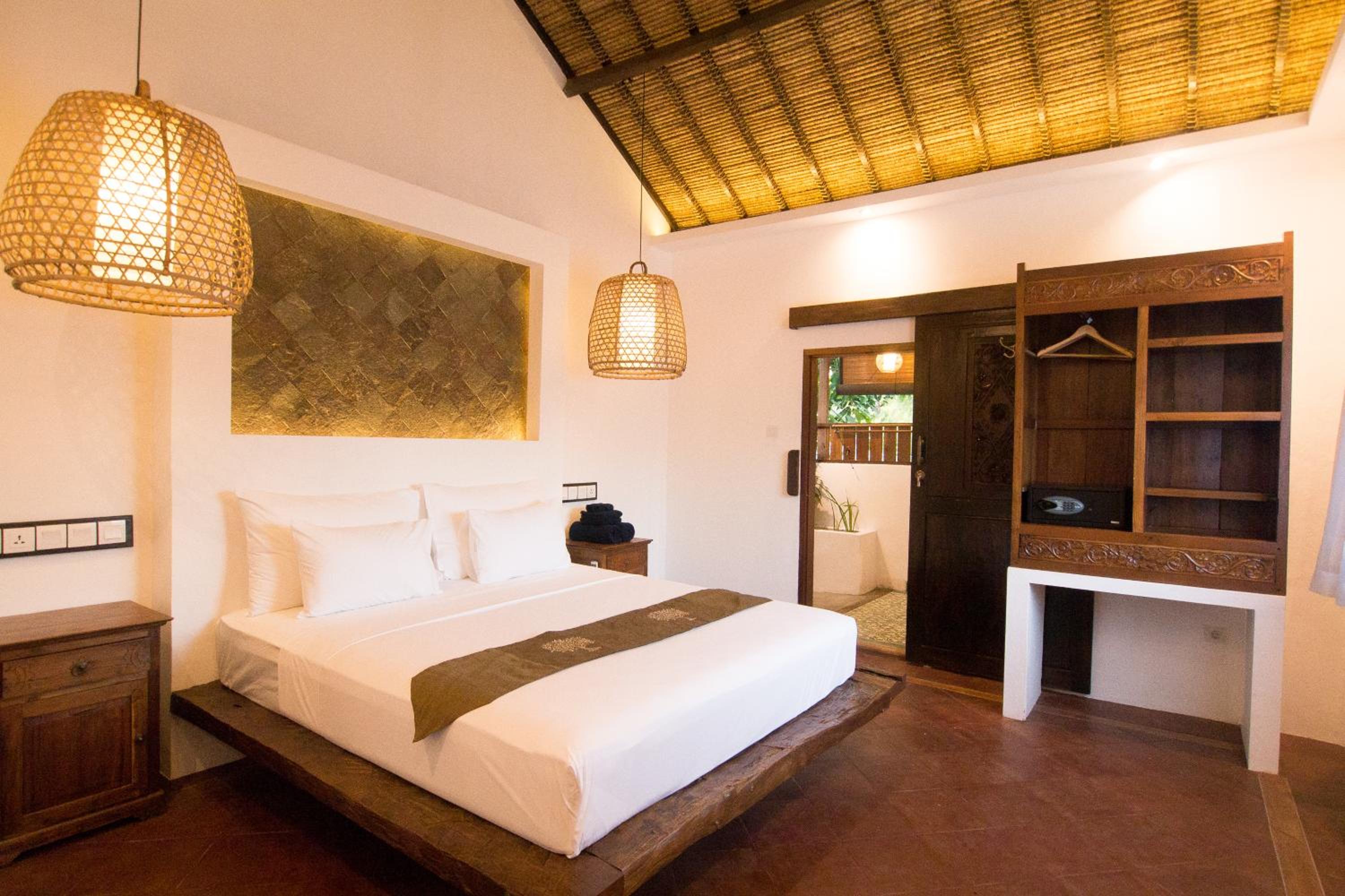 Montserrat Sunrise Double Room - Photo 14